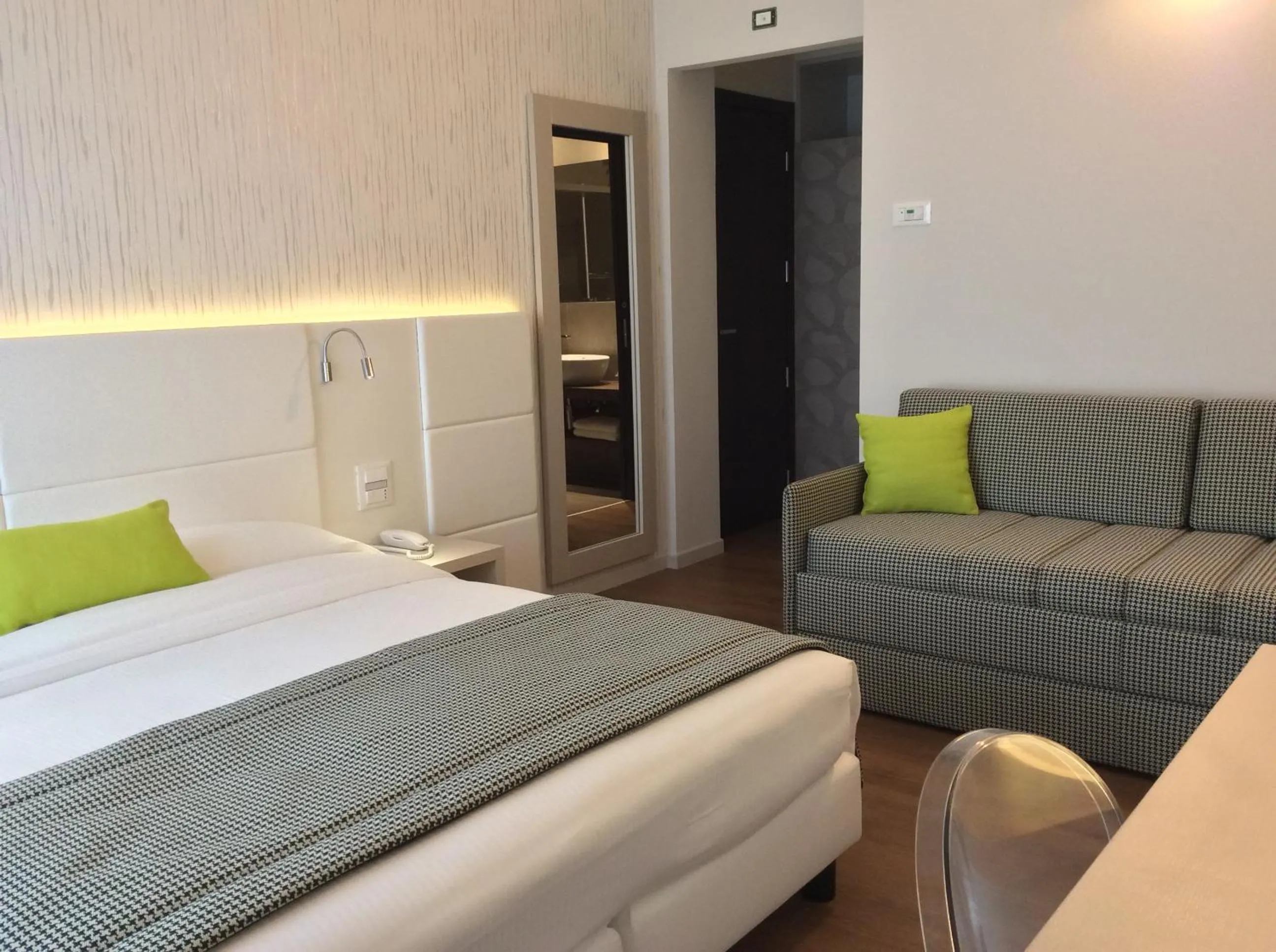 Bedroom, Bed in Hotel Ariston & Apartments