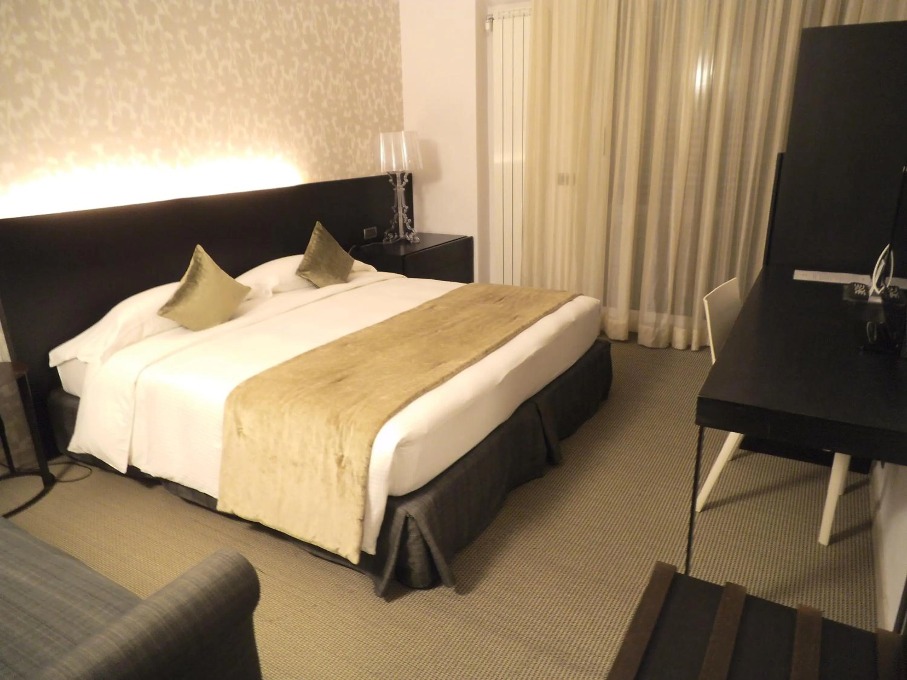 Bedroom, Bed in Hotel Ariston & Apartments