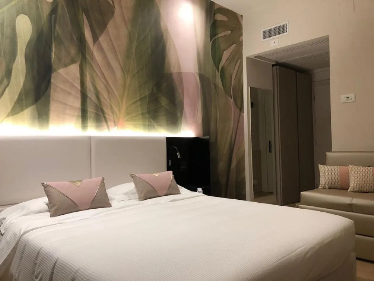 Photo of the whole room, Bed in Hotel Ariston & Apartments