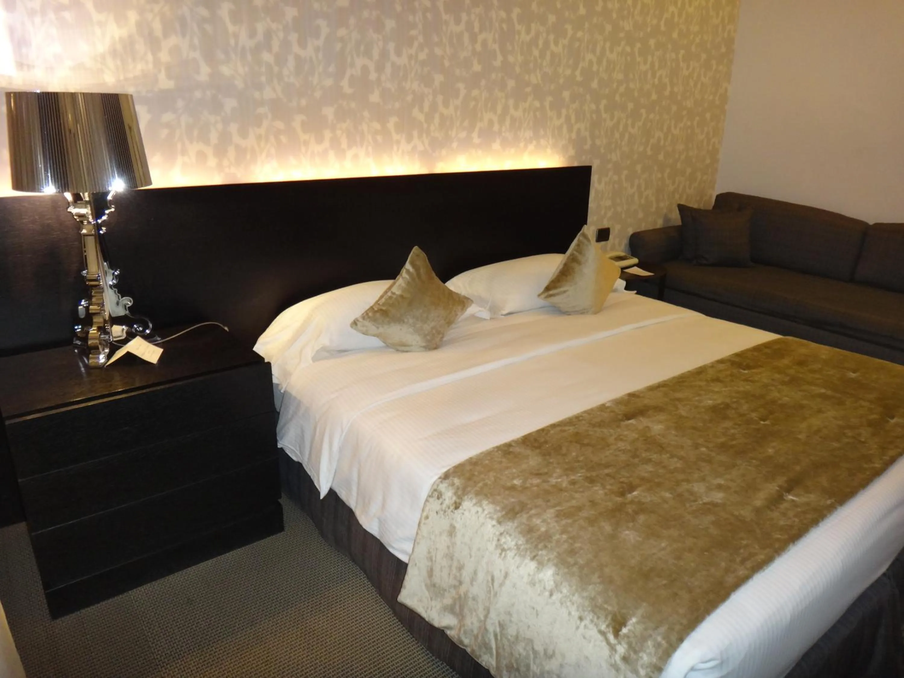Bed in Hotel Ariston & Apartments
