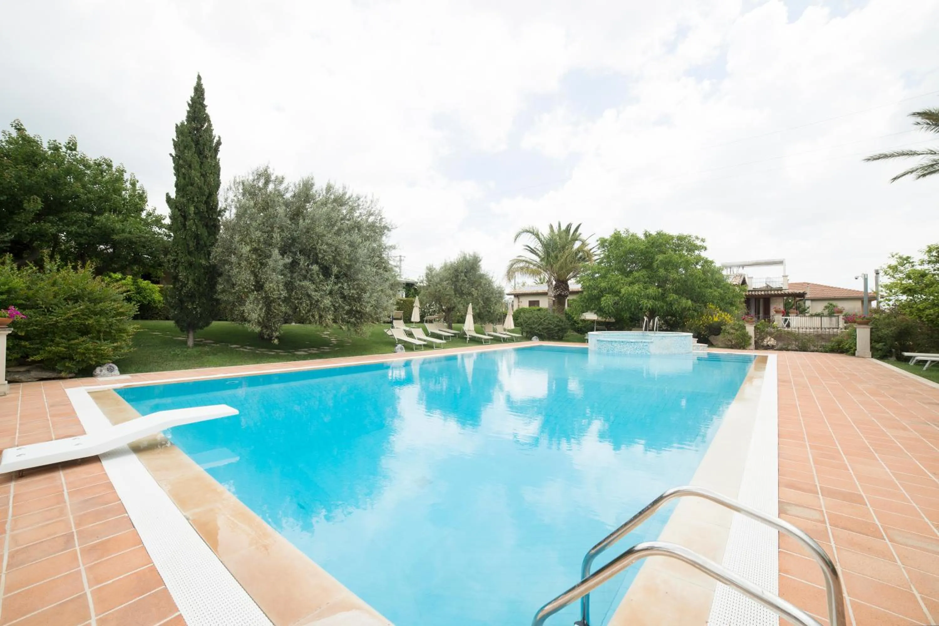 Swimming pool in Agriturismo Il Granaio Hotel & SPA