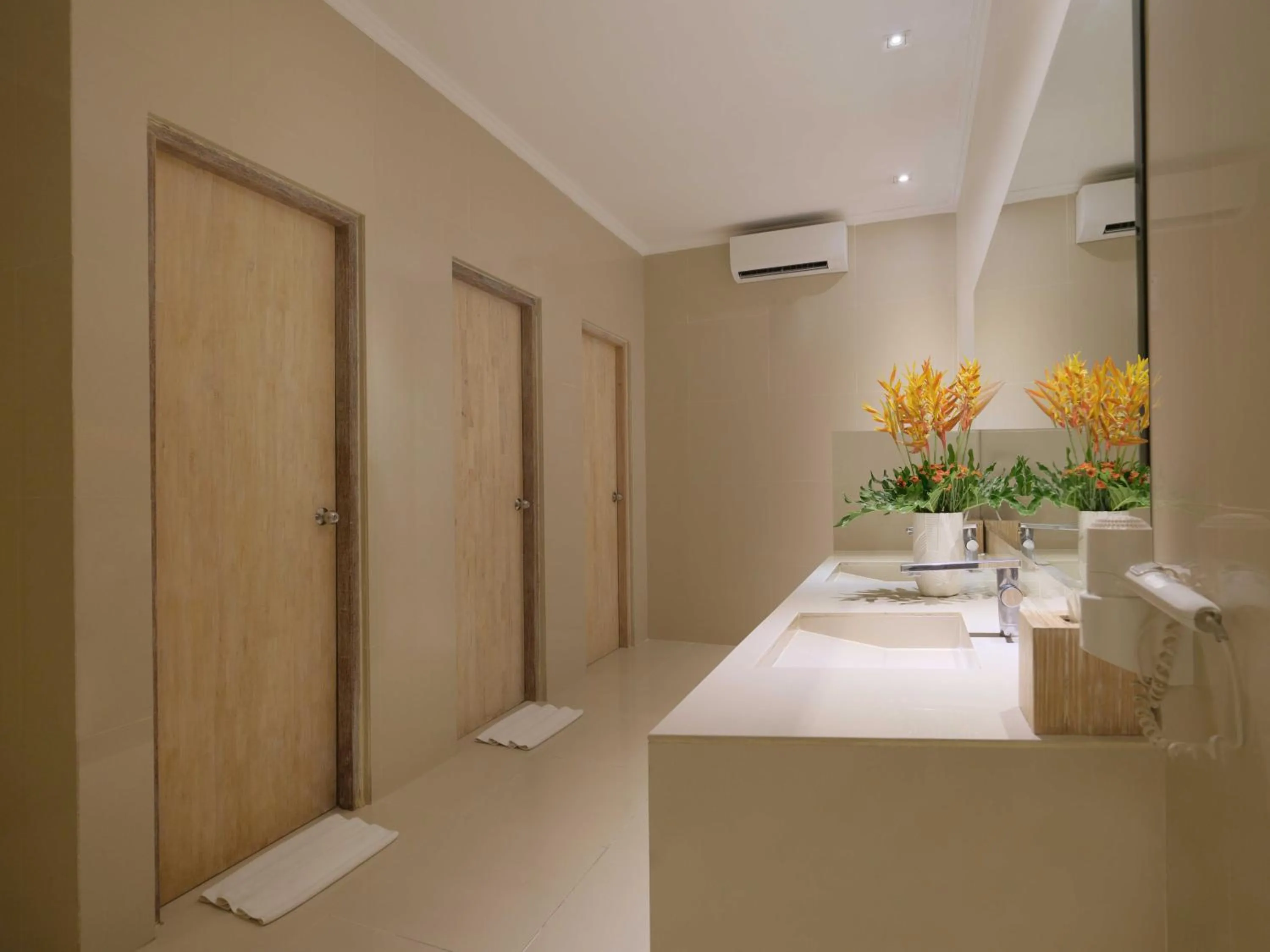 locker in Blu-Zea Resort by Double-Six