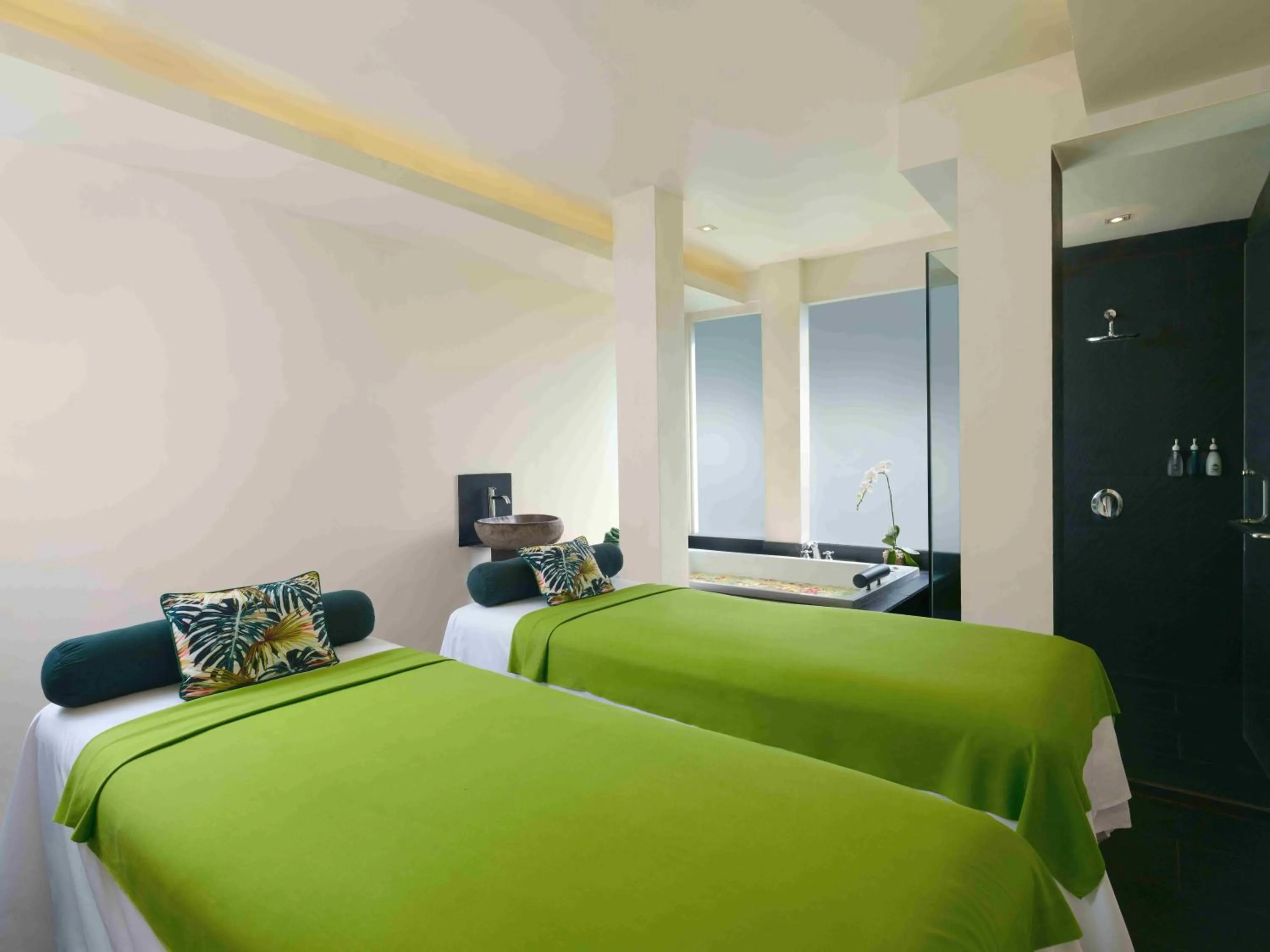 Spa and wellness centre/facilities in Blu-Zea Resort by Double-Six