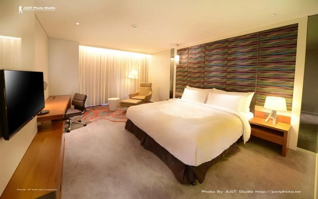 Bed in FleurLis Hotel