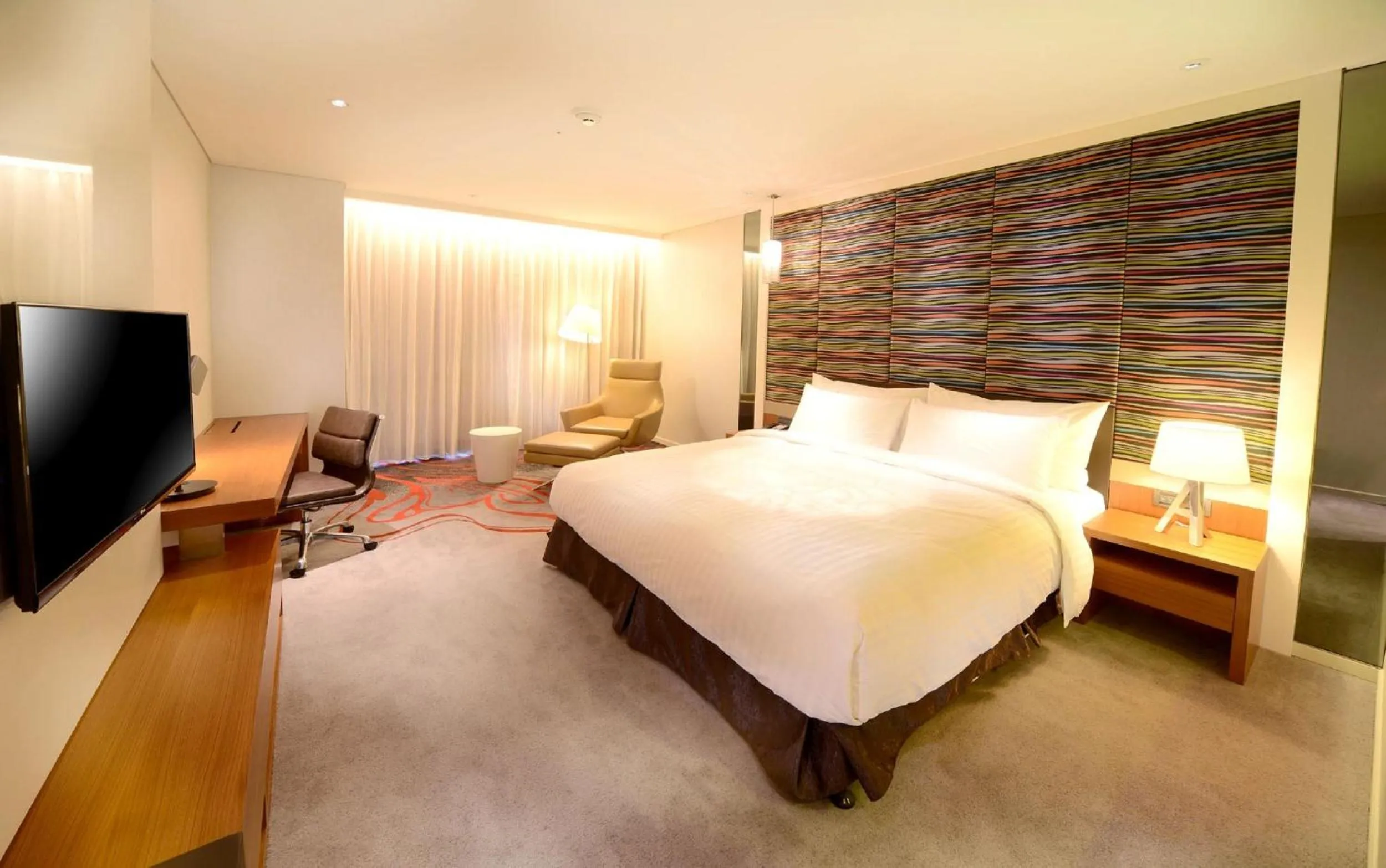 Bed in FleurLis Hotel