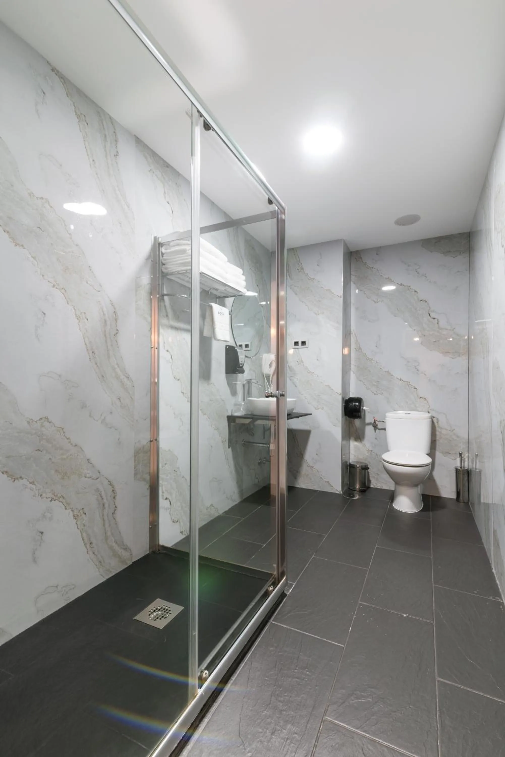 Shower in Roisa Hostal Boutique