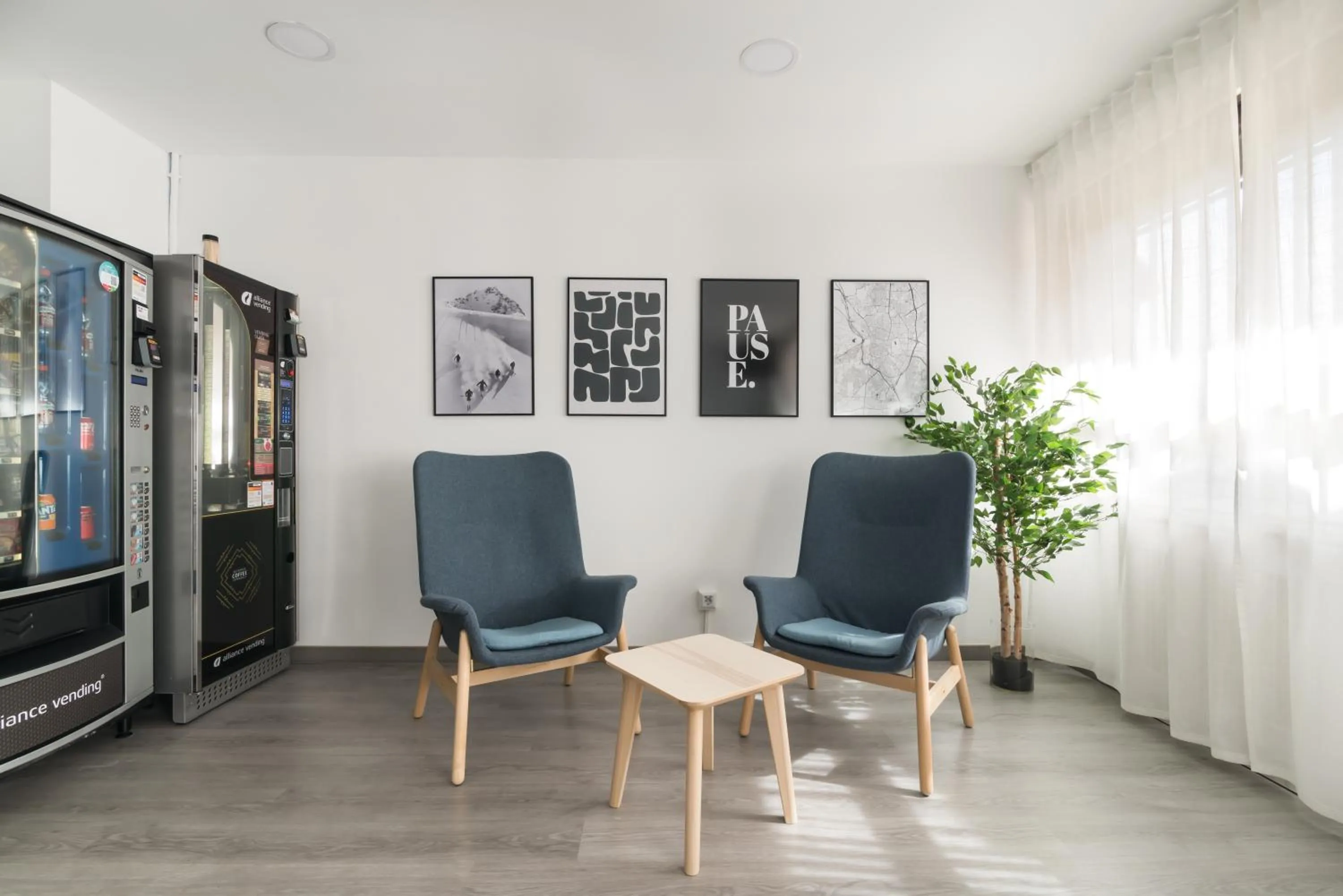 Communal lounge/ TV room in Roisa Hostal Boutique