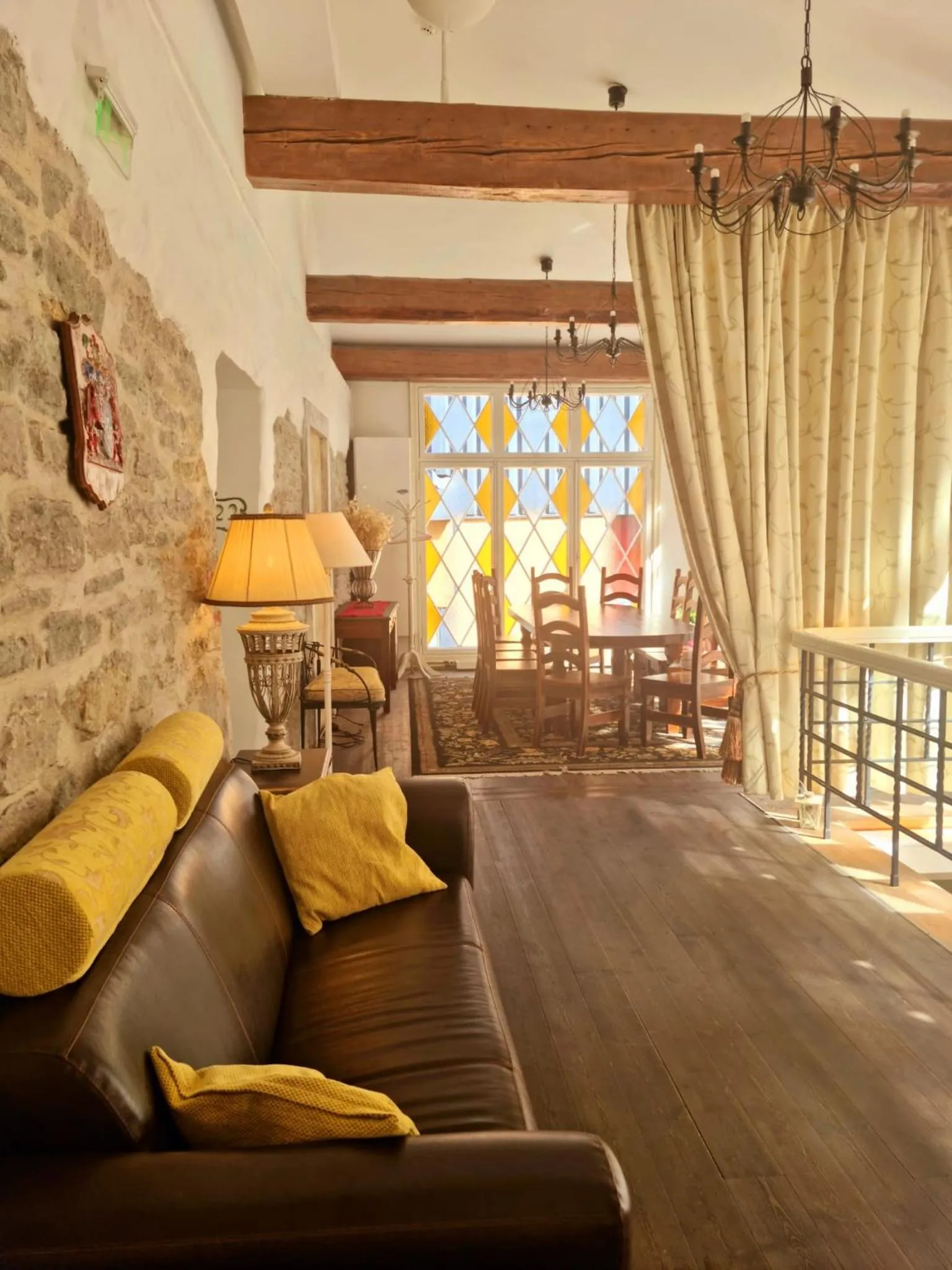 Communal lounge/ TV room in Taanilinna Hotell