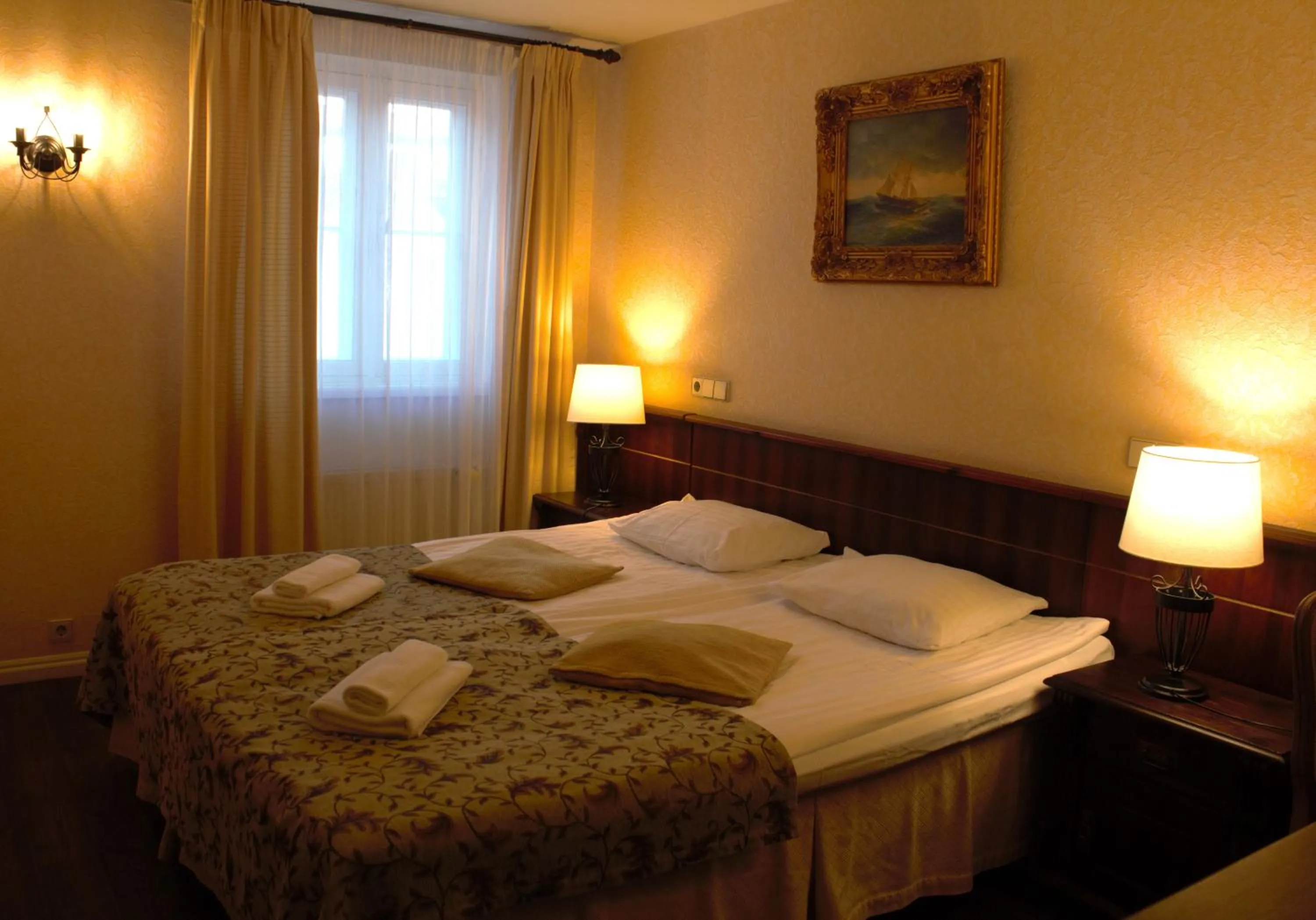 Photo of the whole room, Bed in Taanilinna Hotell
