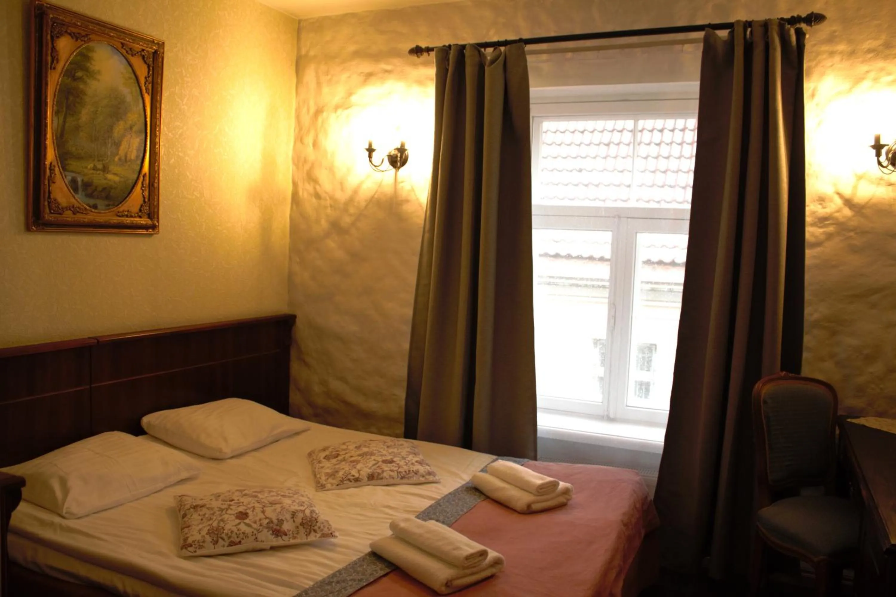 Photo of the whole room, Bed in Taanilinna Hotell