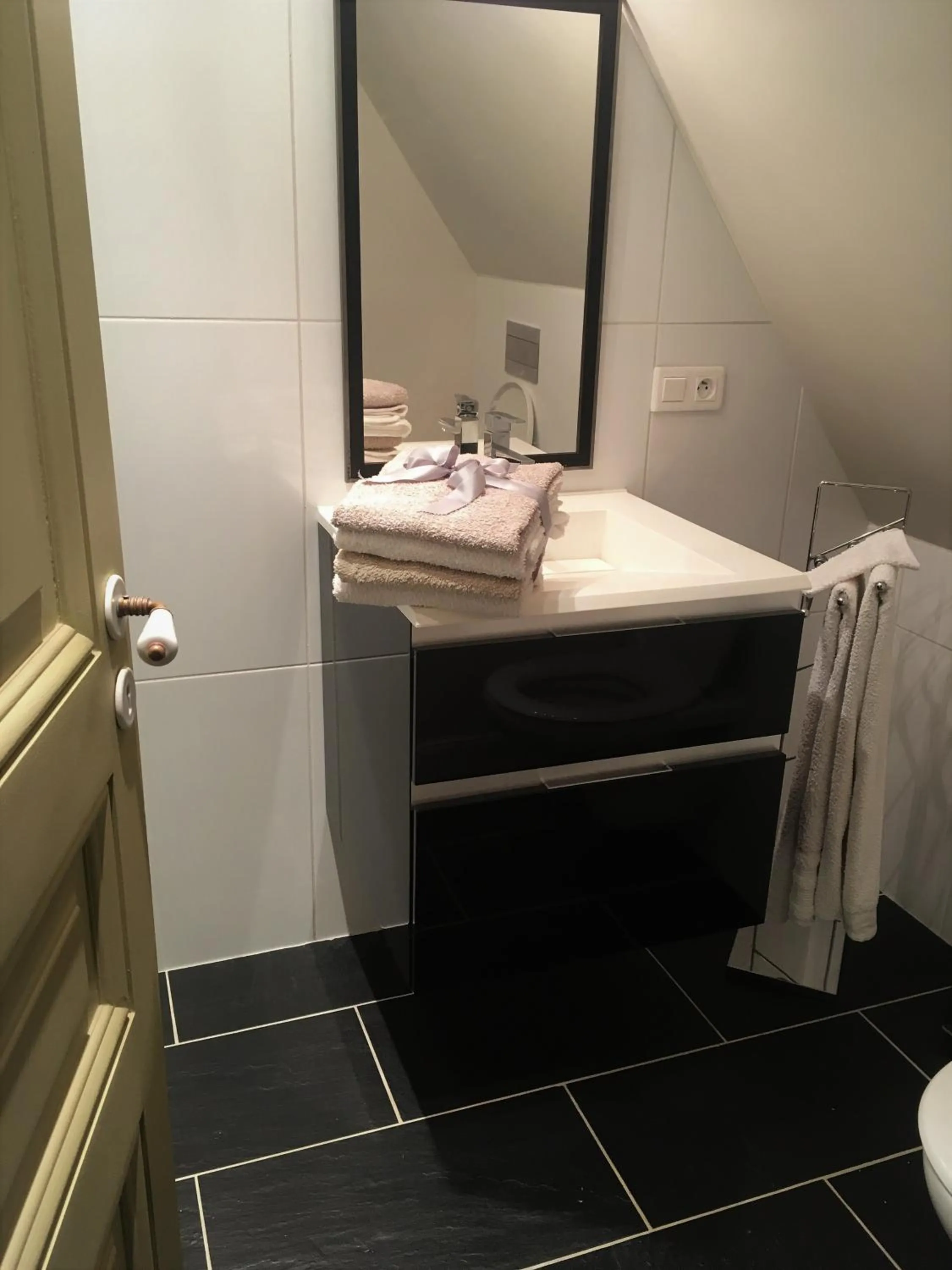 Bathroom in Le Manoir de Maucartier