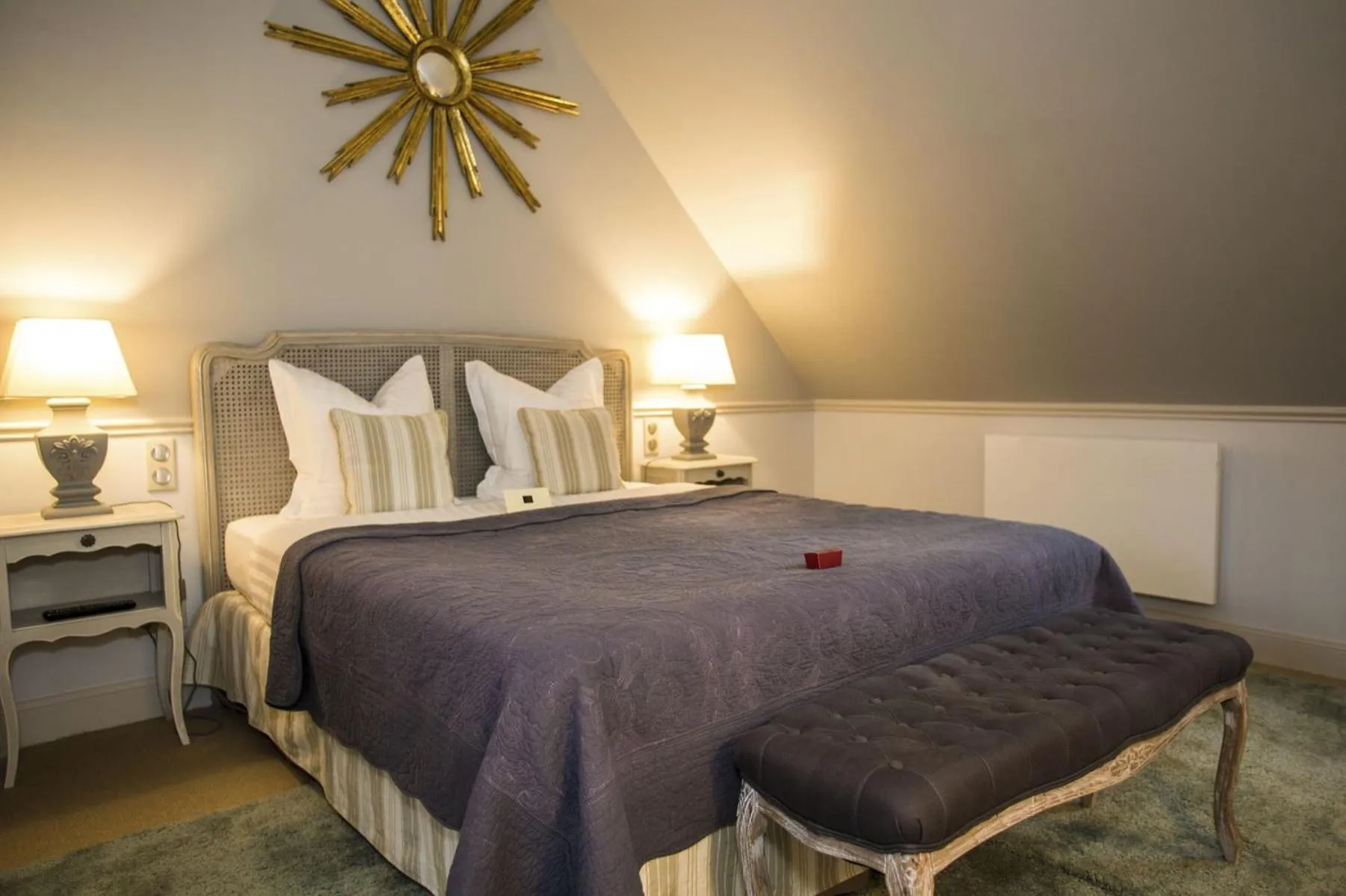 Photo of the whole room, Bed in Le Manoir de Maucartier