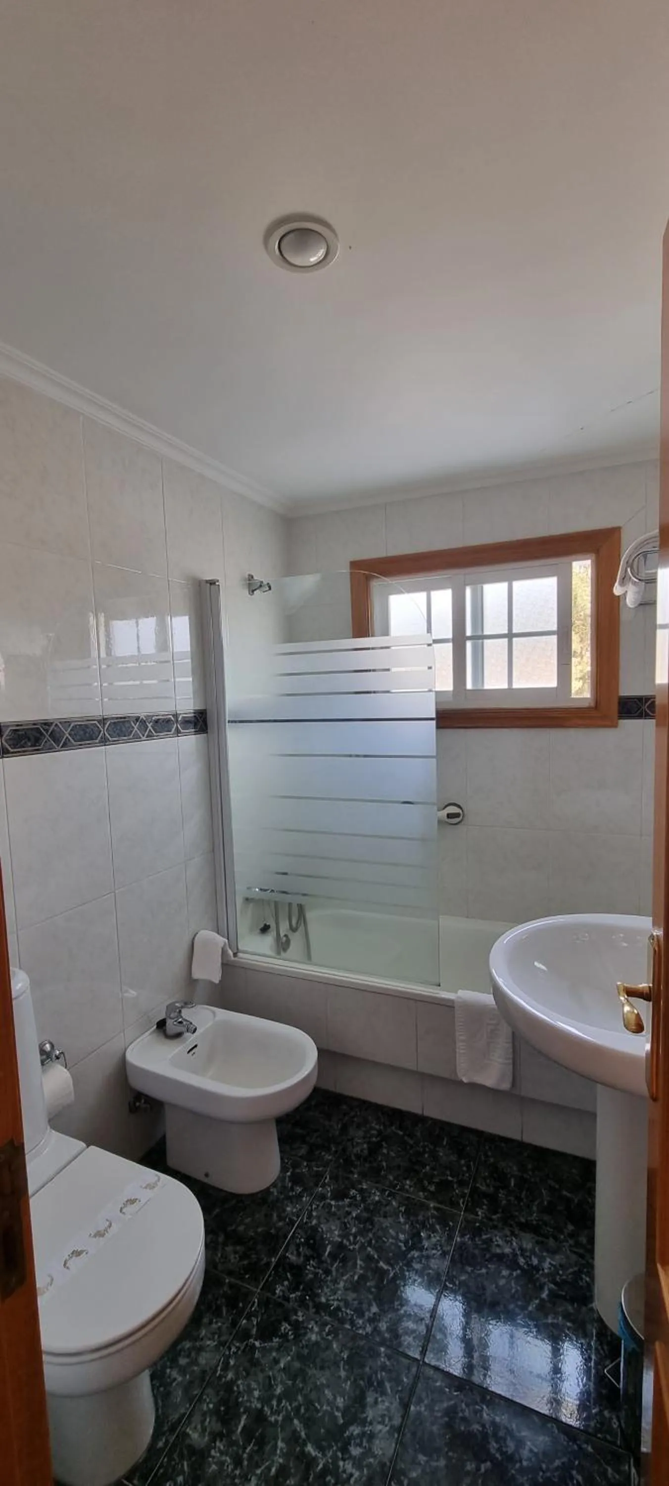 Bath in Hotel Miramar Playa America Nigran