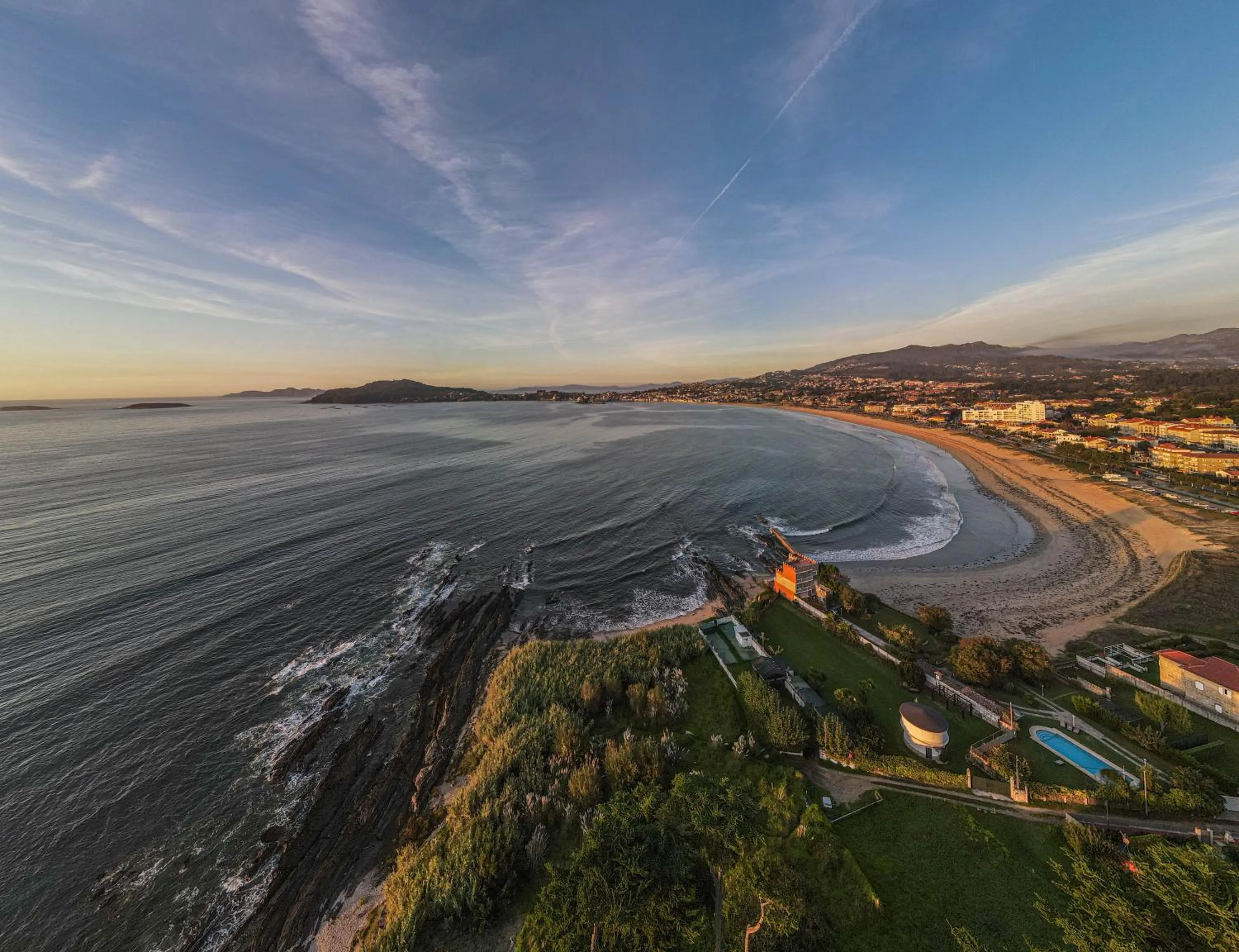 Nearby landmark in Hotel Miramar Playa America Nigran