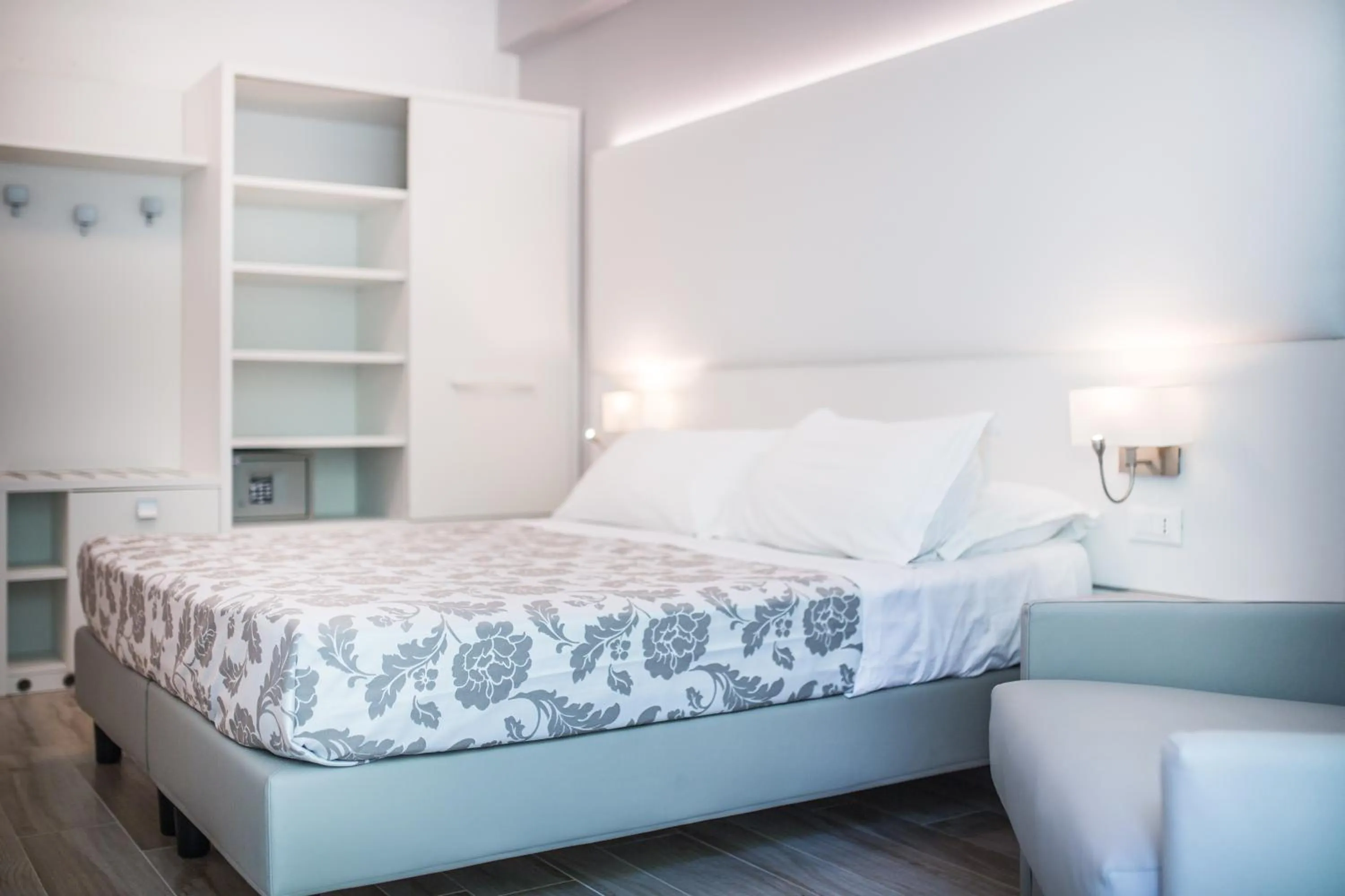 Photo of the whole room, Bed in Hotel Bologna