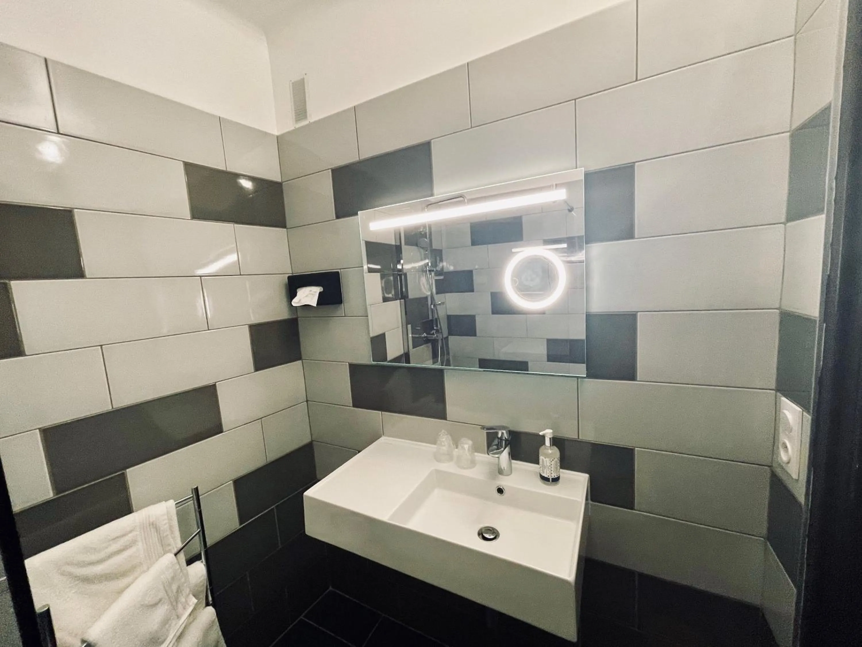 Bathroom in Hotel Courbet