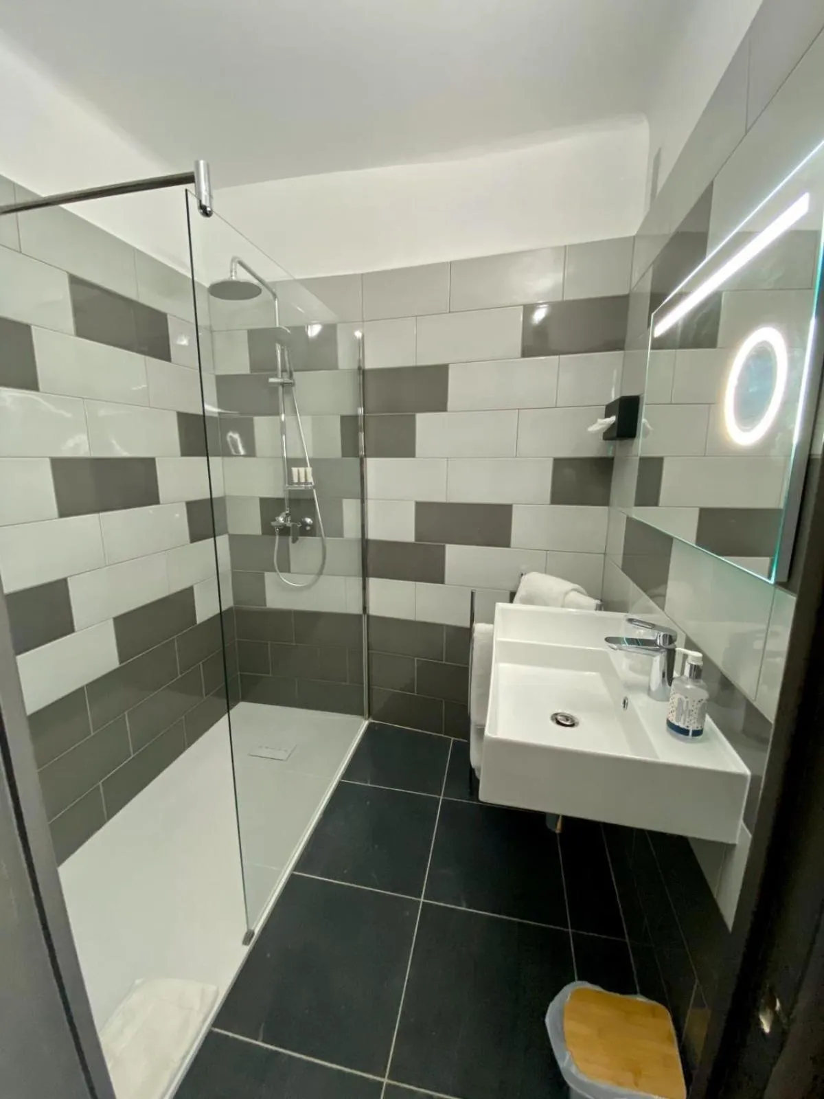 Bathroom in Hotel Courbet