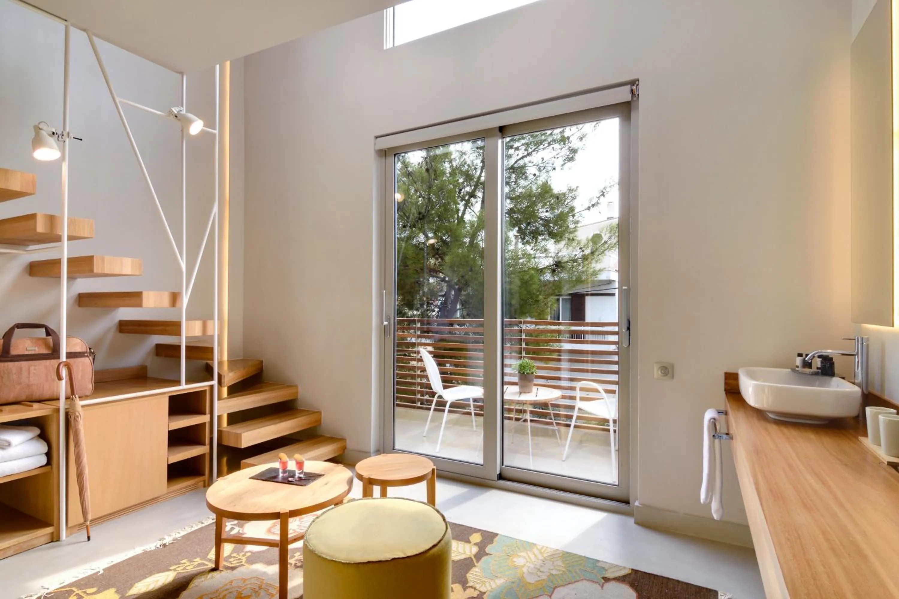 Area and facilities in Coco-Mat Hotel Nafsika