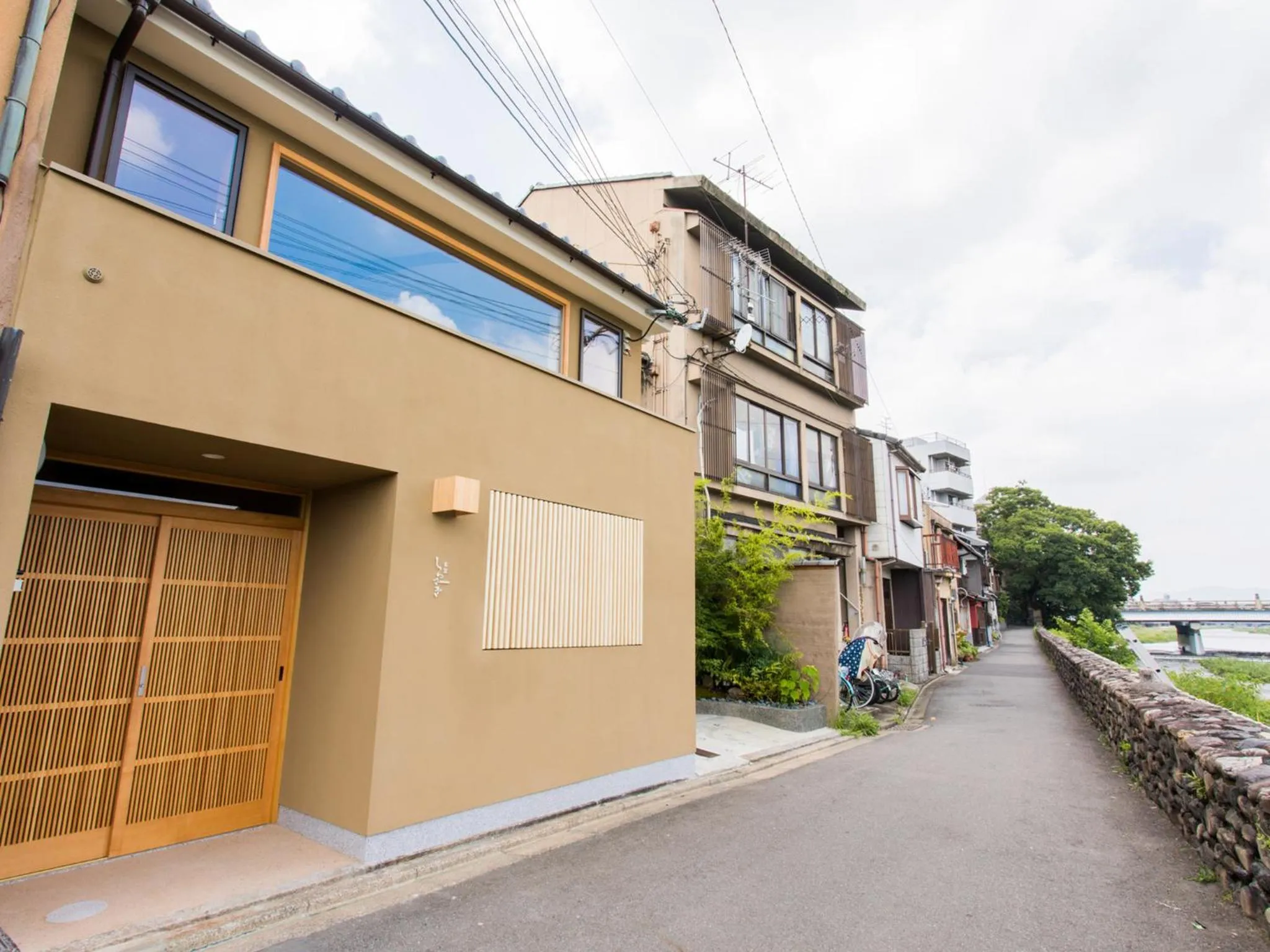 Facade/entrance in Shirasagi Kyoto