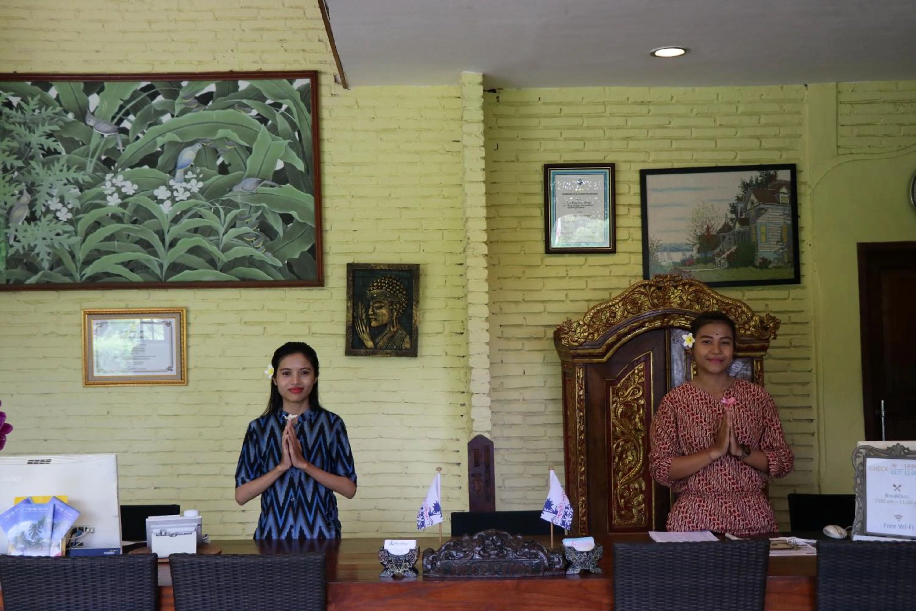 Puri Bunga Beach Cottages