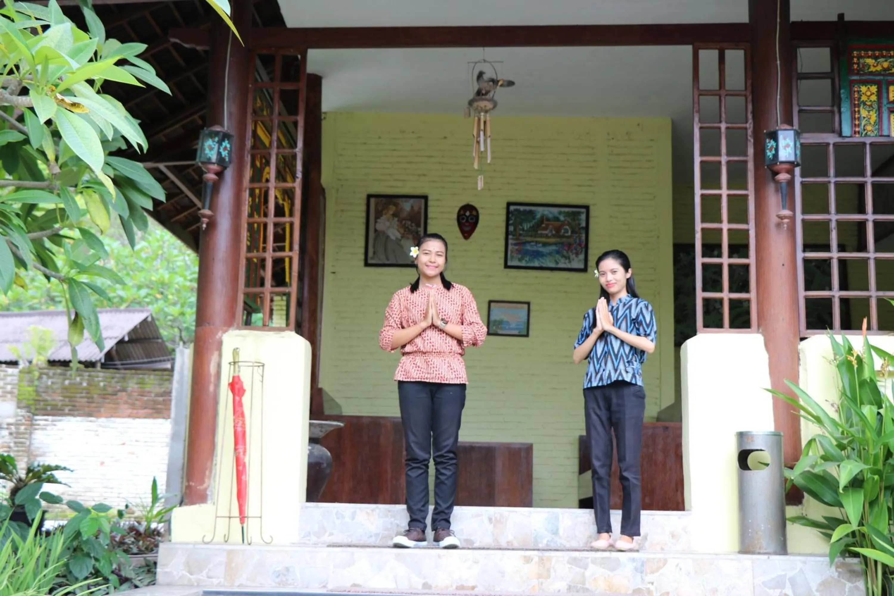 Puri Bunga Beach Cottages