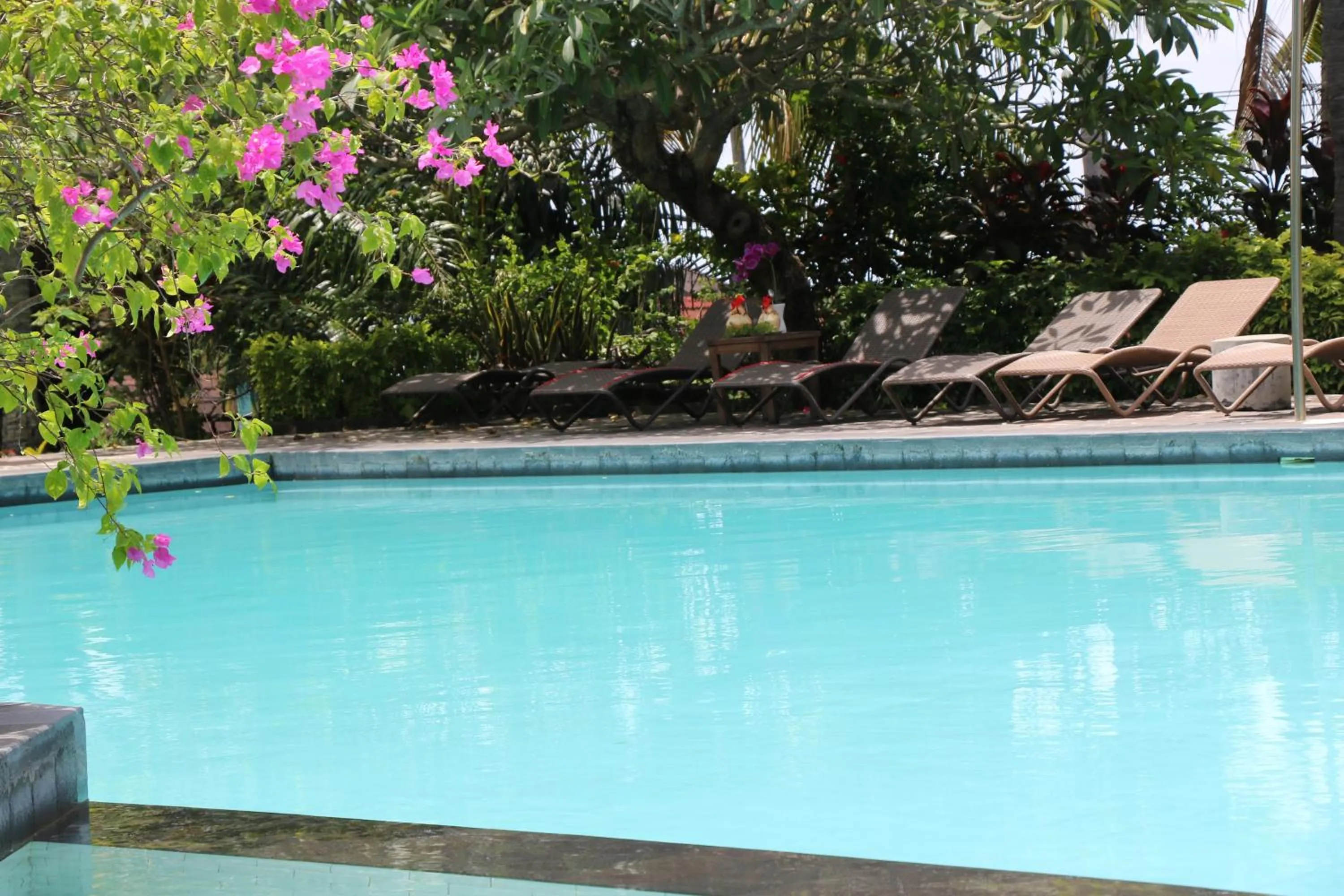 Puri Bunga Beach Cottages