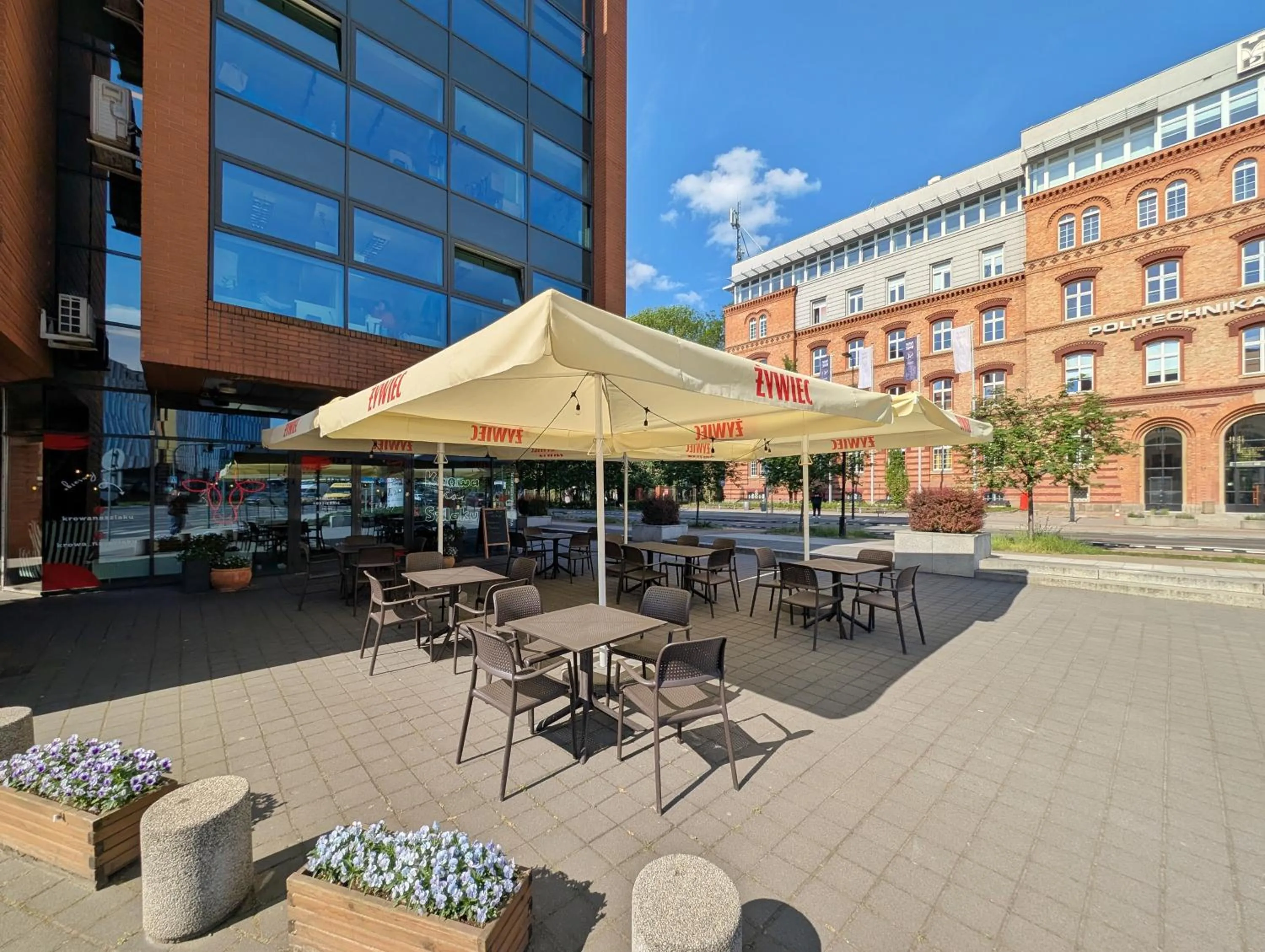 Restaurant/places to eat in Turnau City Aparthotel