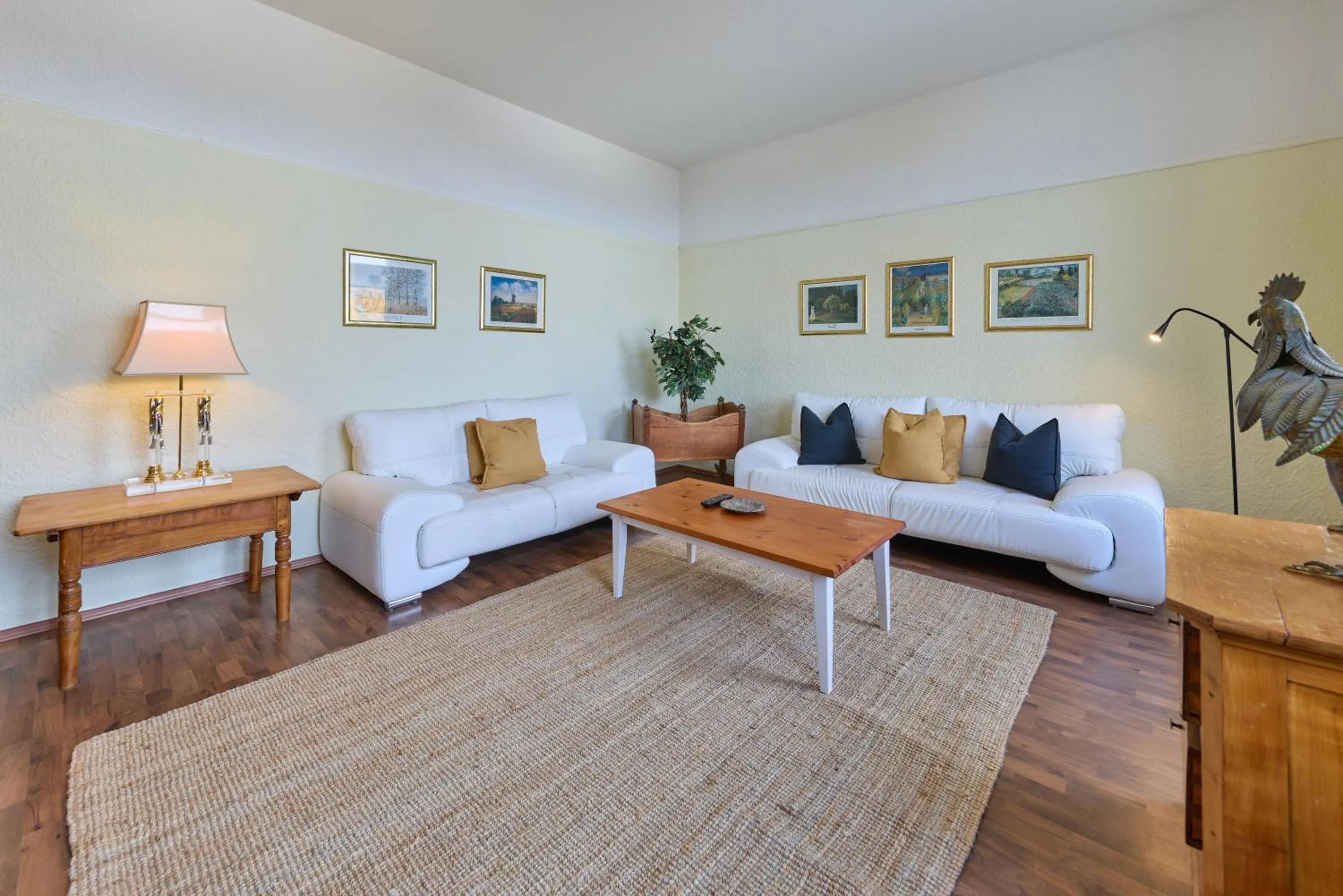 Living room, Bed in arador CITY Hotel