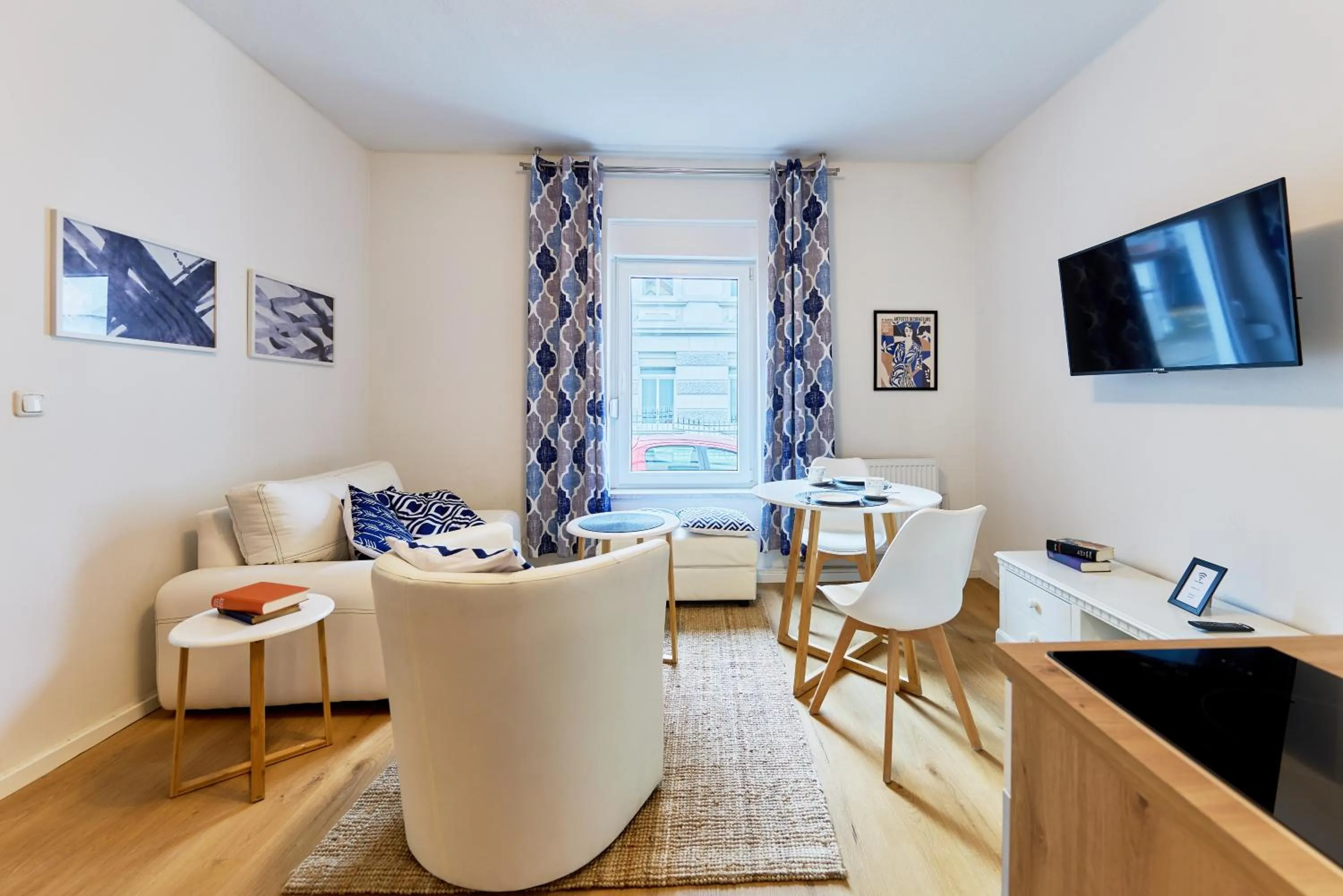 Street view in arador CITY Hotel