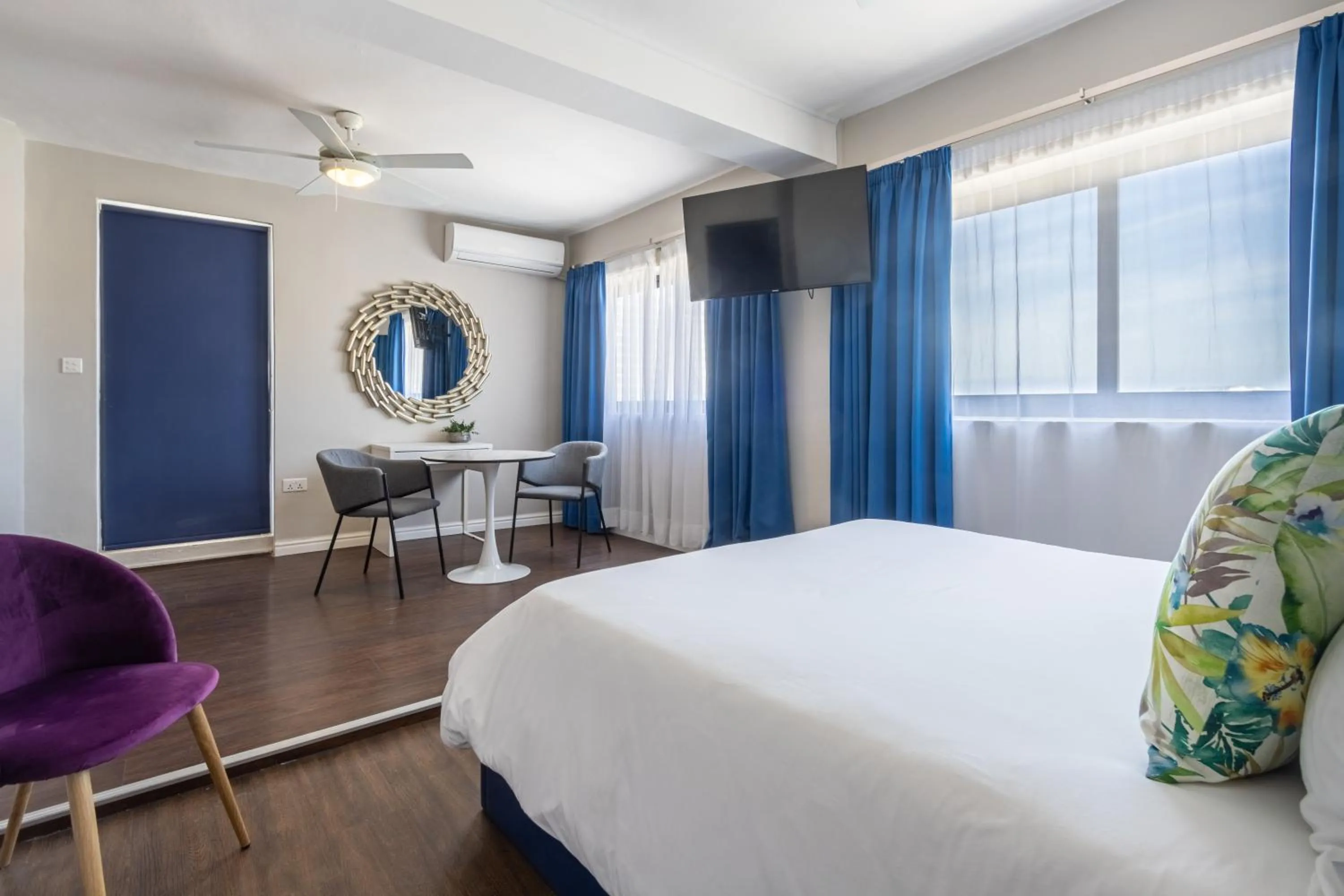 Bed in Park Lane Boutique Aparthotel