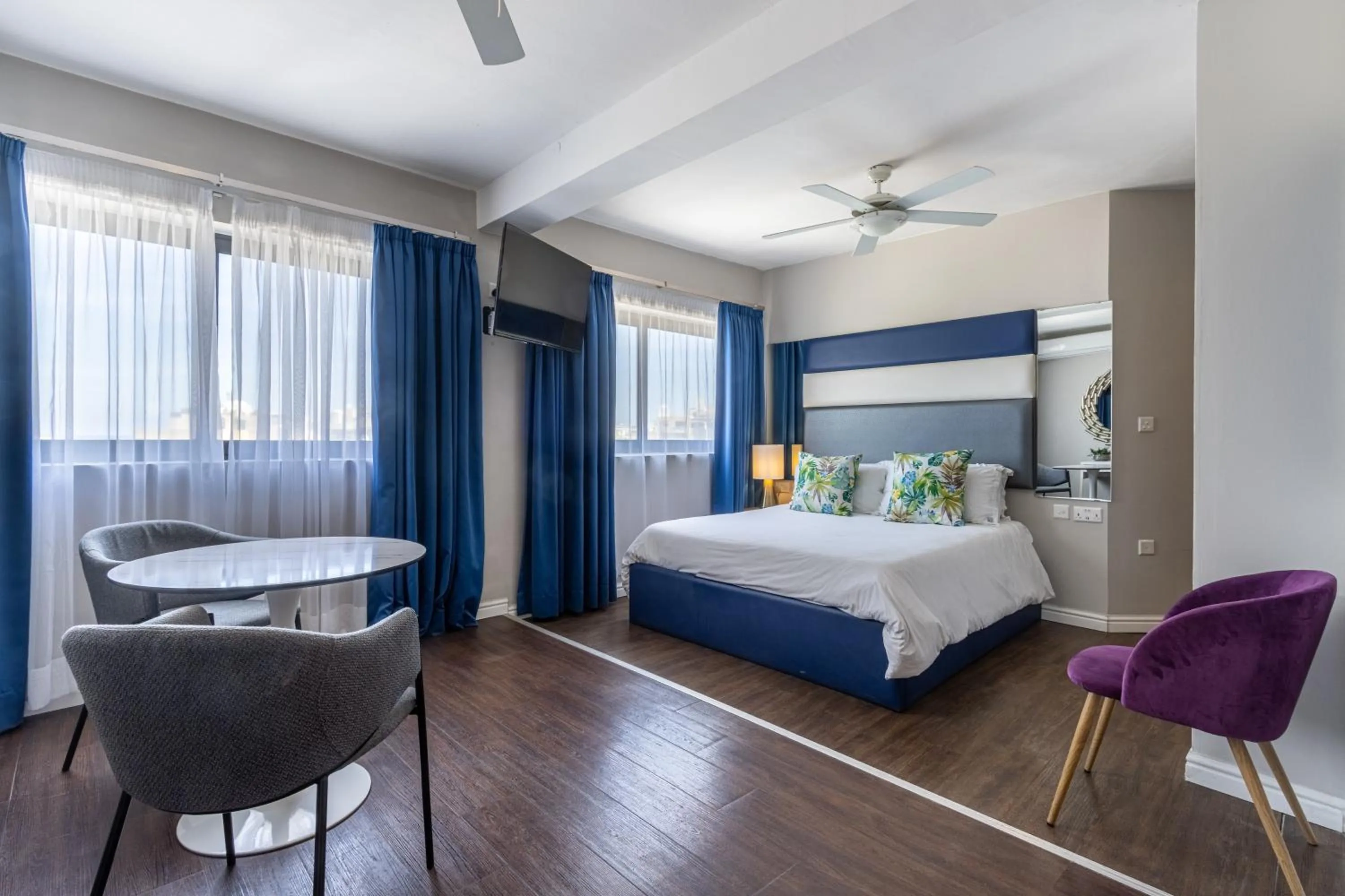 Bed in Park Lane Boutique Aparthotel