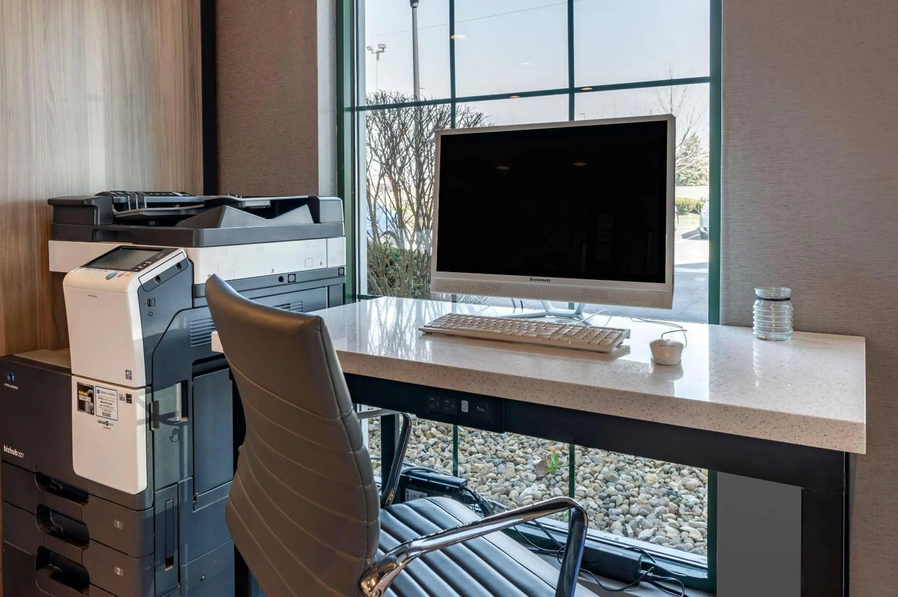 Business facilities in Clarion Pointe Indianapolis Airport