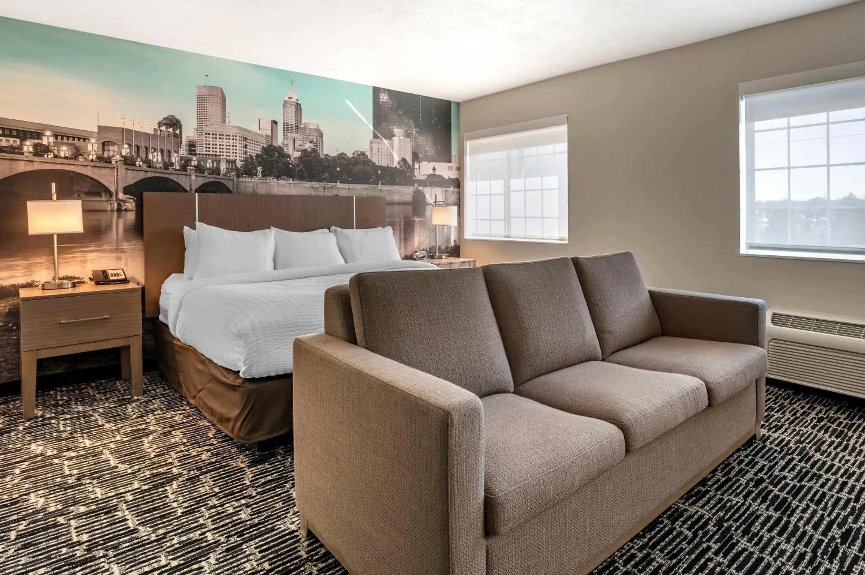 Bedroom, Bed in Clarion Pointe Indianapolis Airport