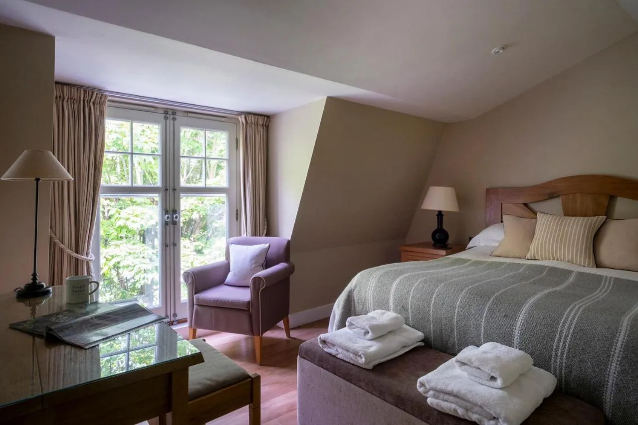 Shower, Bed in South Sands Hotel