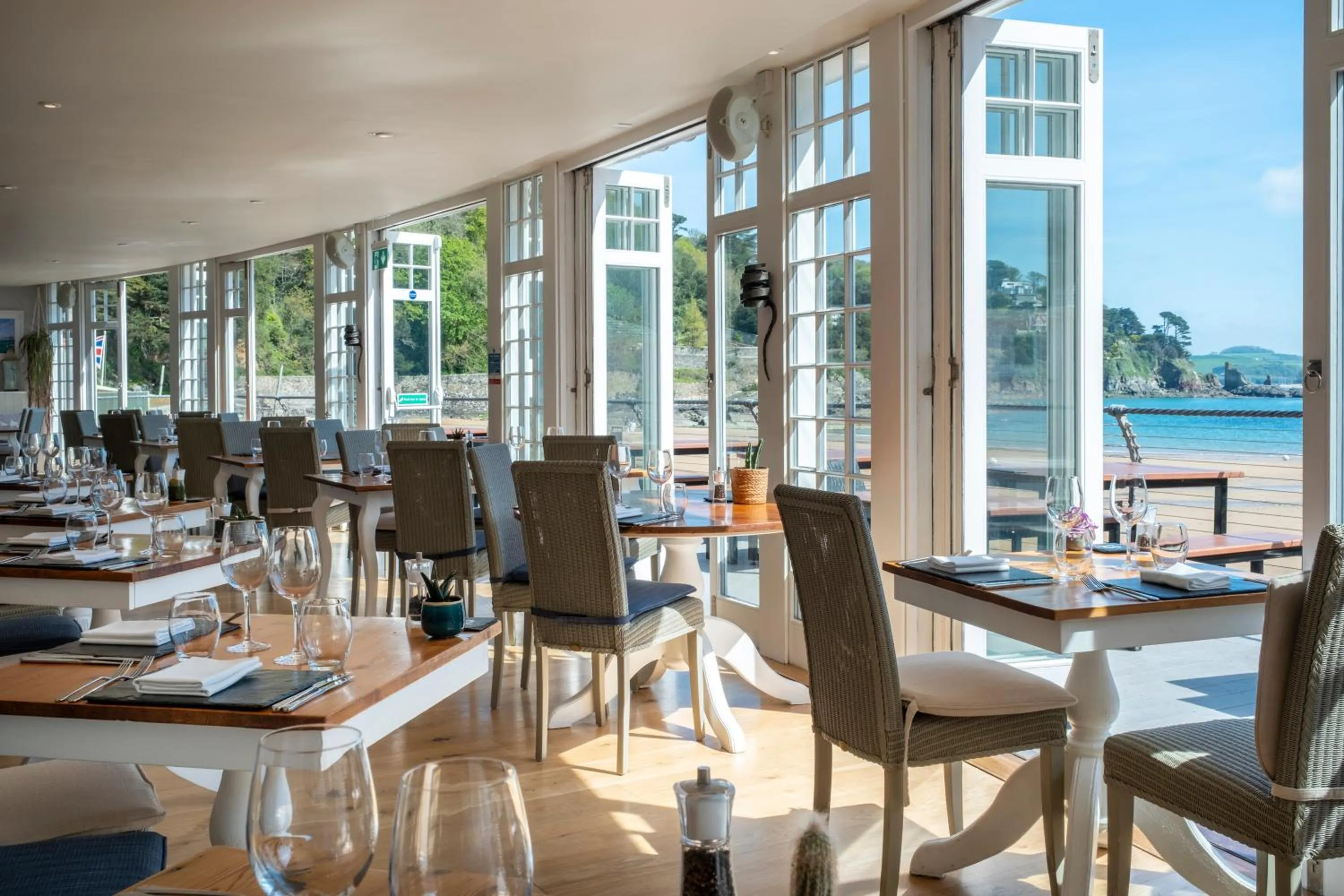 Restaurant/places to eat in South Sands Hotel
