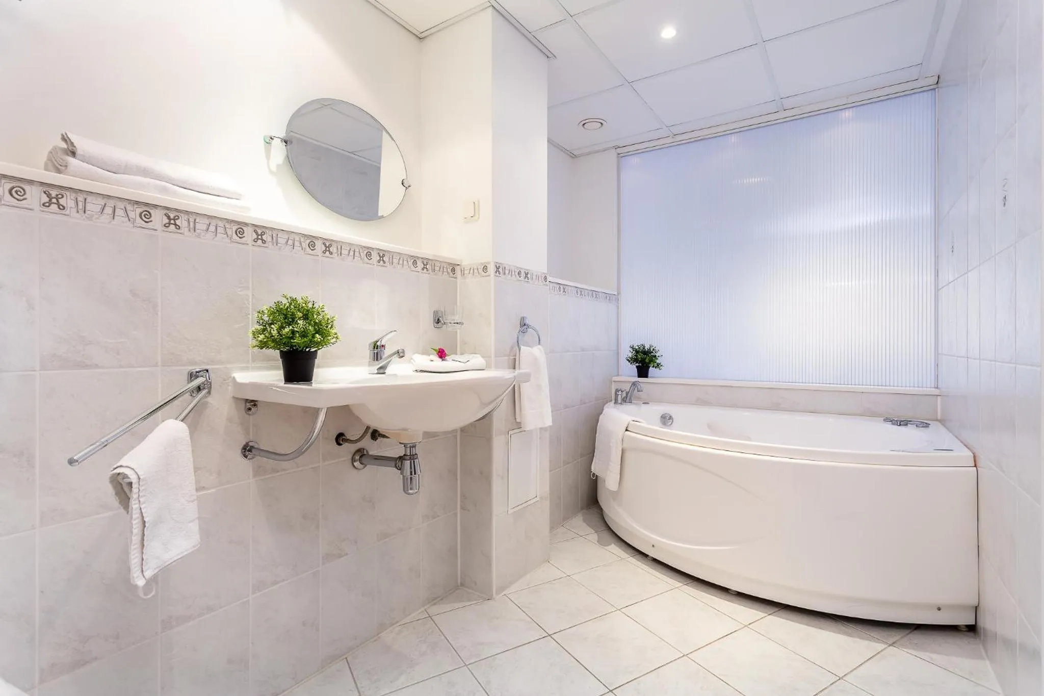 Hot Tub in Hotel Dzingel