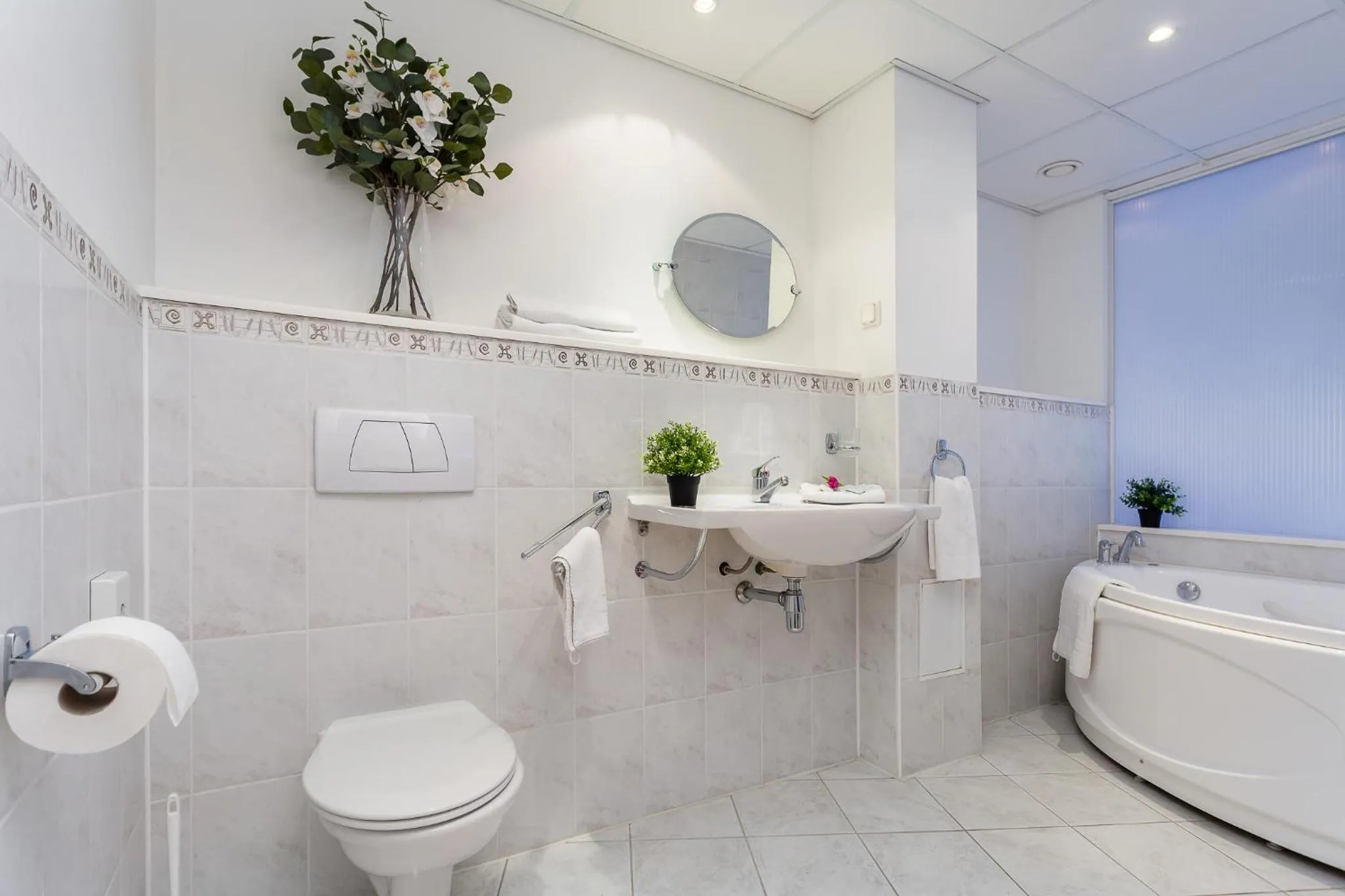 Toilet in Hotel Dzingel