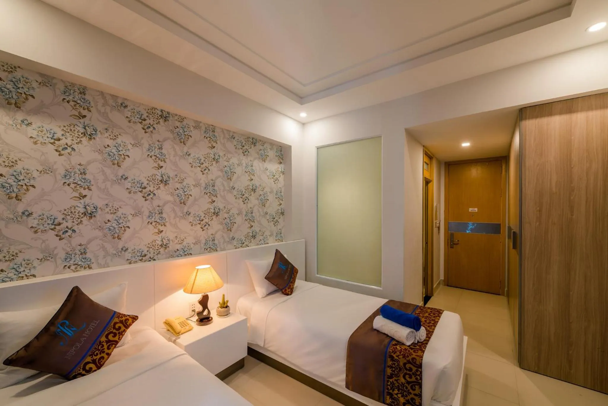 Bed in Nipola Hotel - Chợ Đêm Dương Đông Phú Quốc