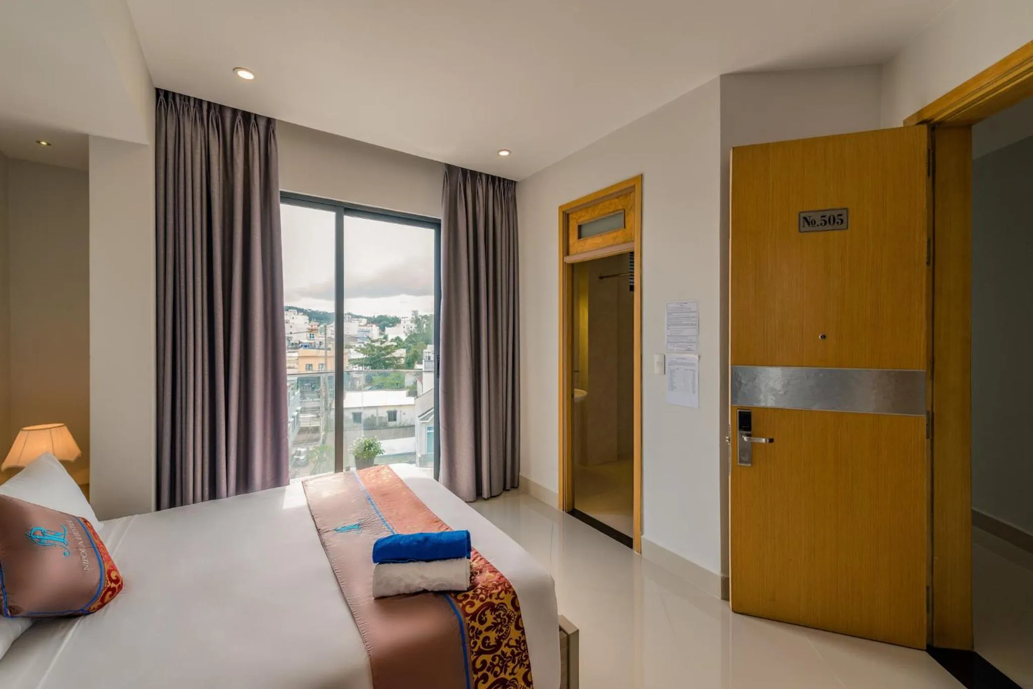 Bed in Nipola Hotel - Chợ Đêm Dương Đông Phú Quốc