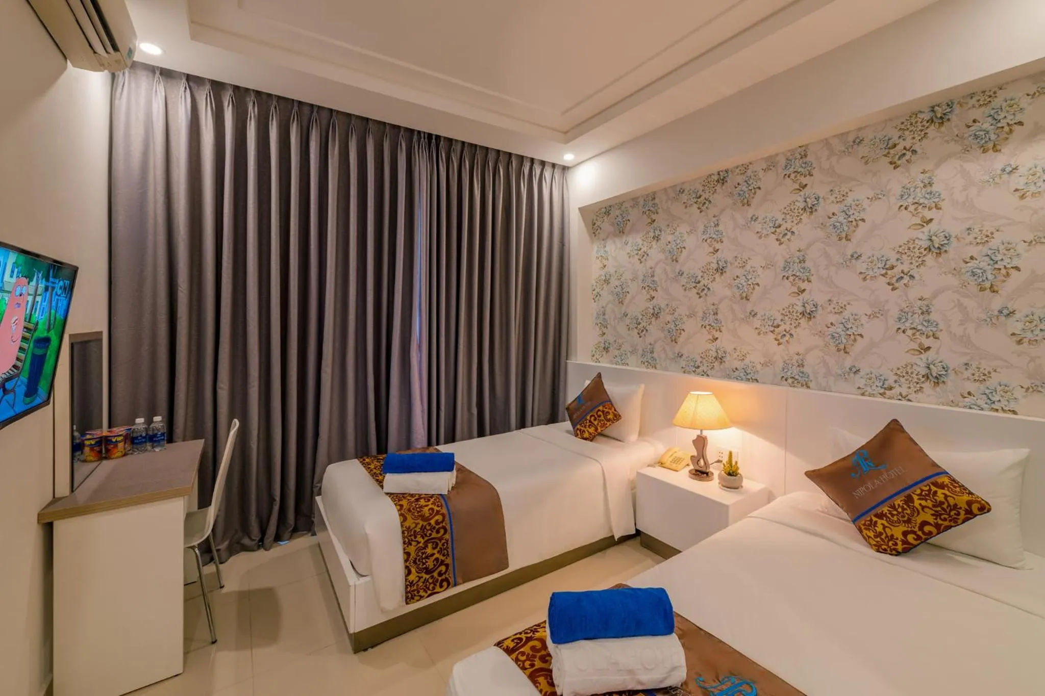 Bed in Nipola Hotel - Chợ Đêm Dương Đông Phú Quốc