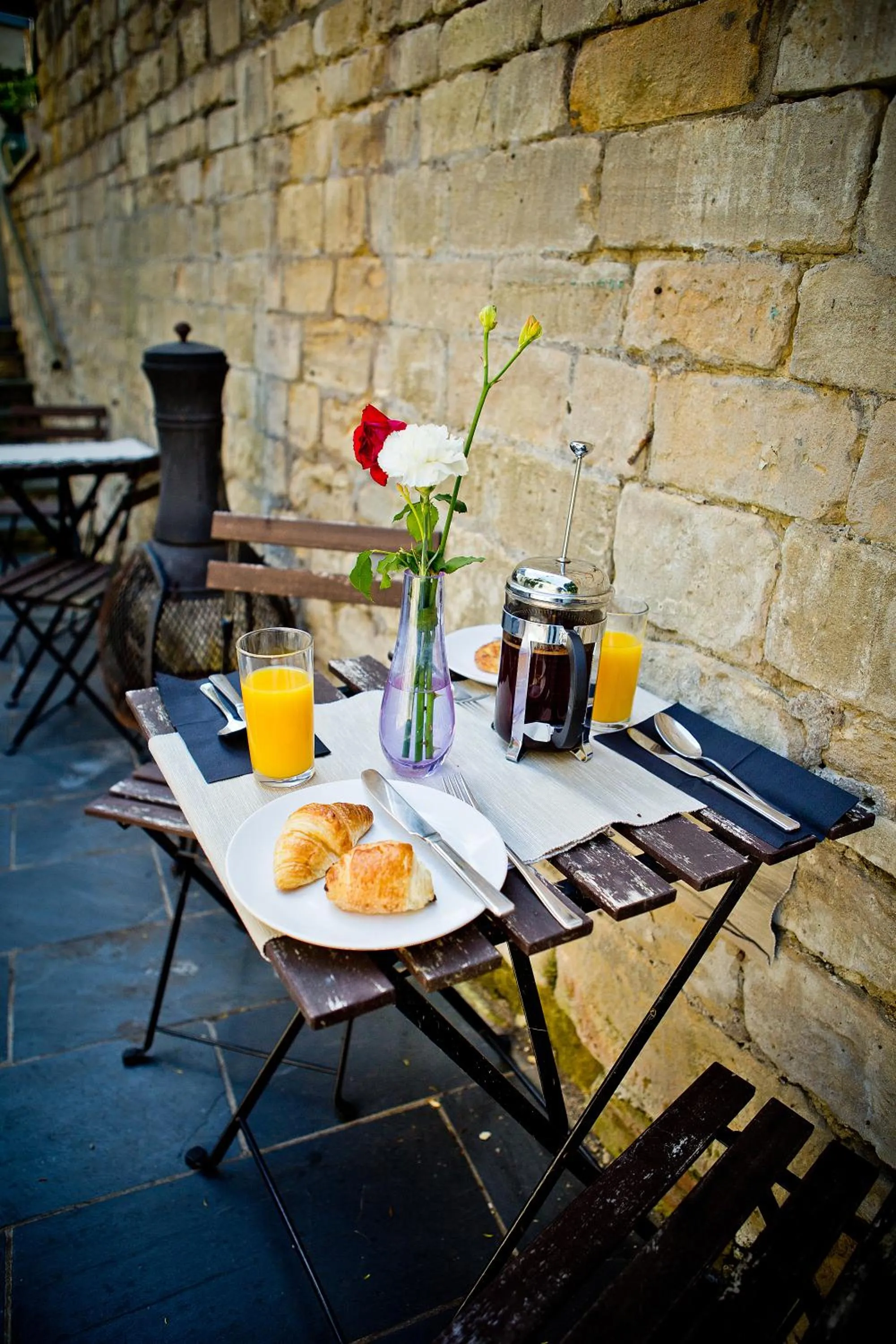 Restaurant/places to eat in The Cedars