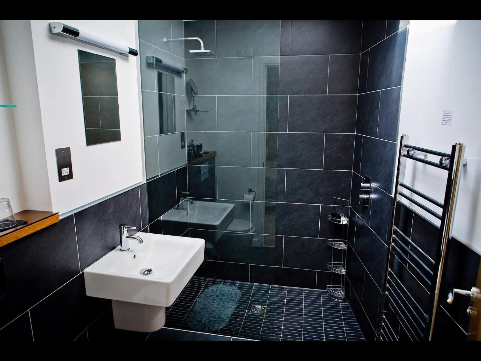 Deluxe Double Room in The Cedars Deluxe Double Room in The Cedars