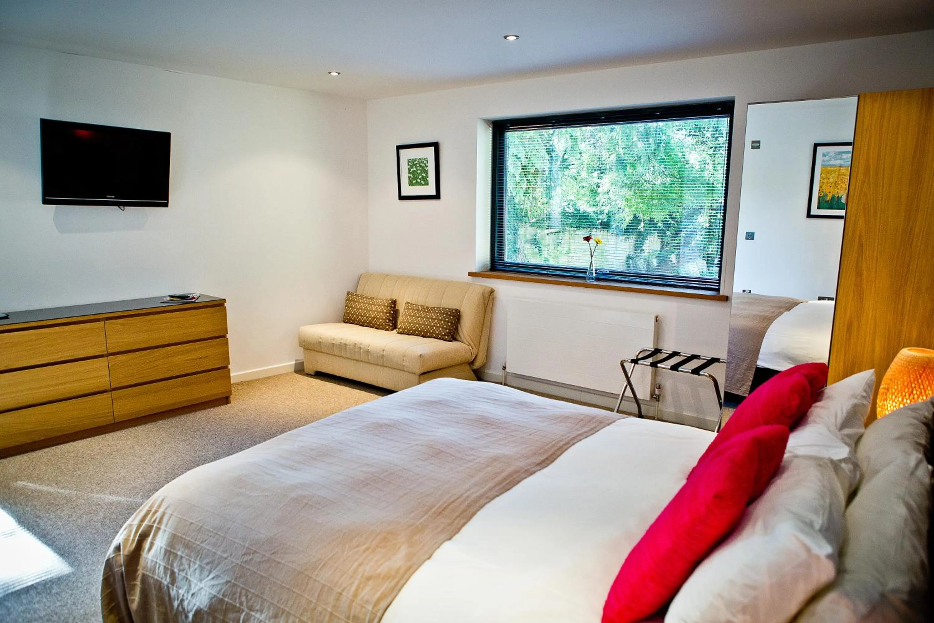 Photo of the whole room, Bed in The Cedars