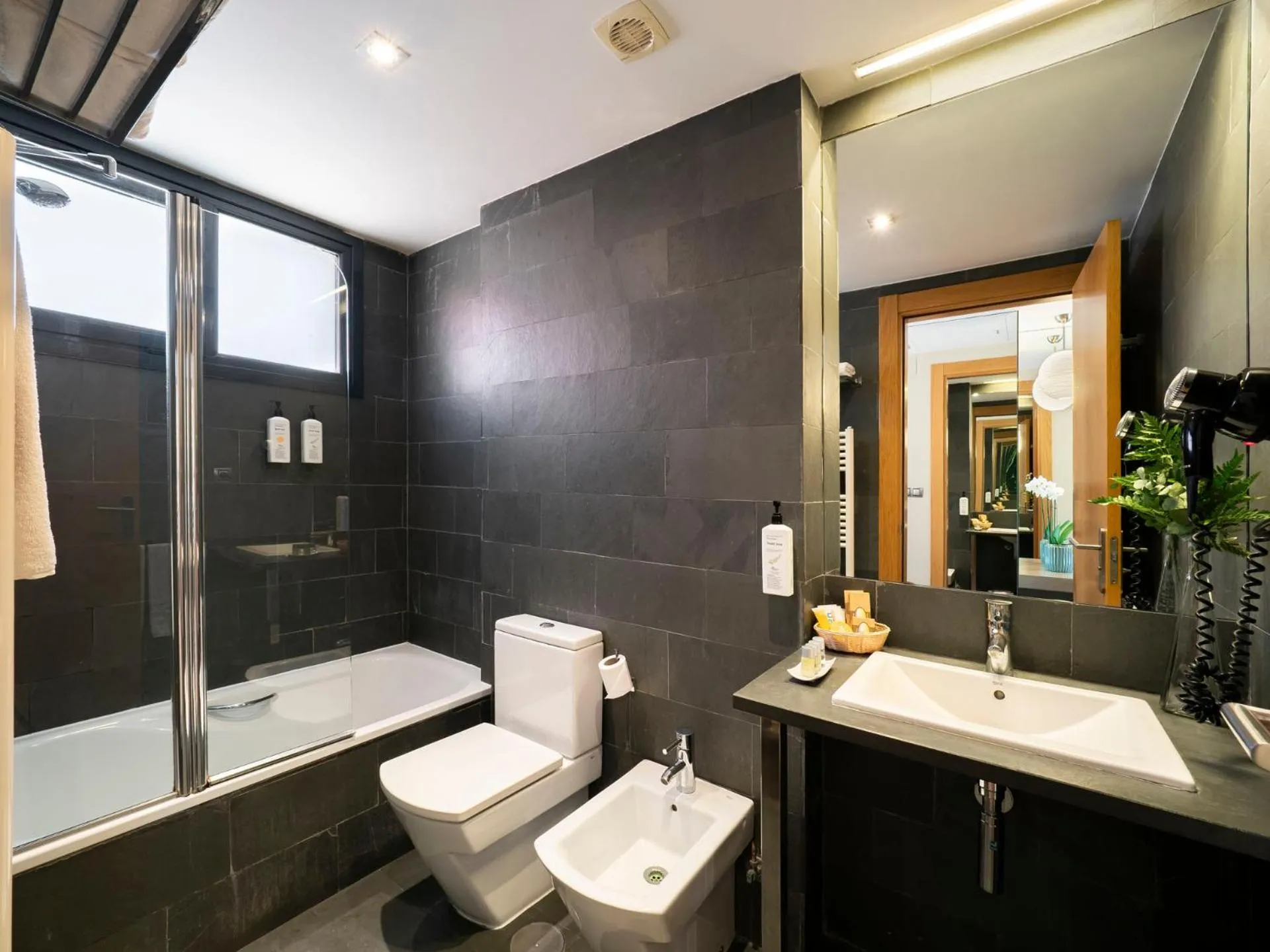 Bathroom in Hotel Duero