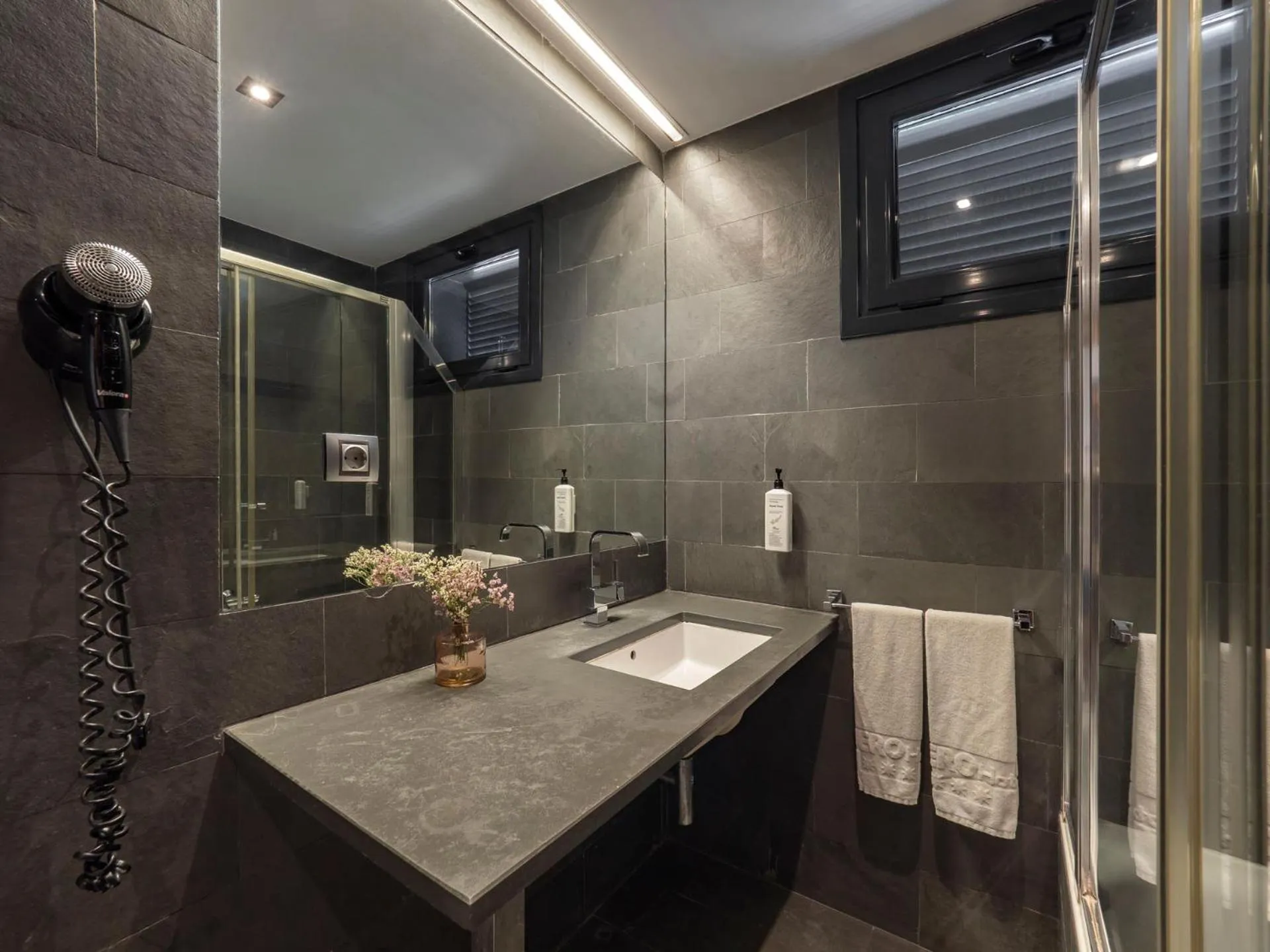 Bathroom in Hotel Duero