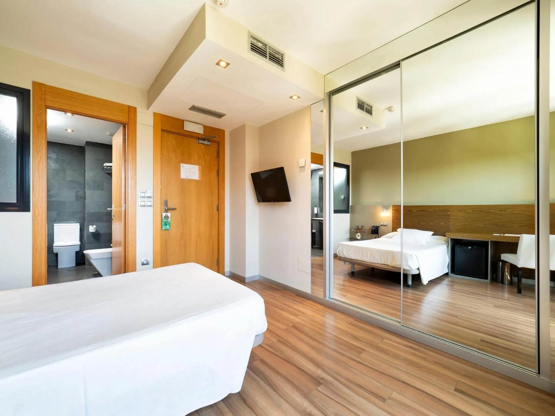 Bedroom, Bed in Hotel Duero