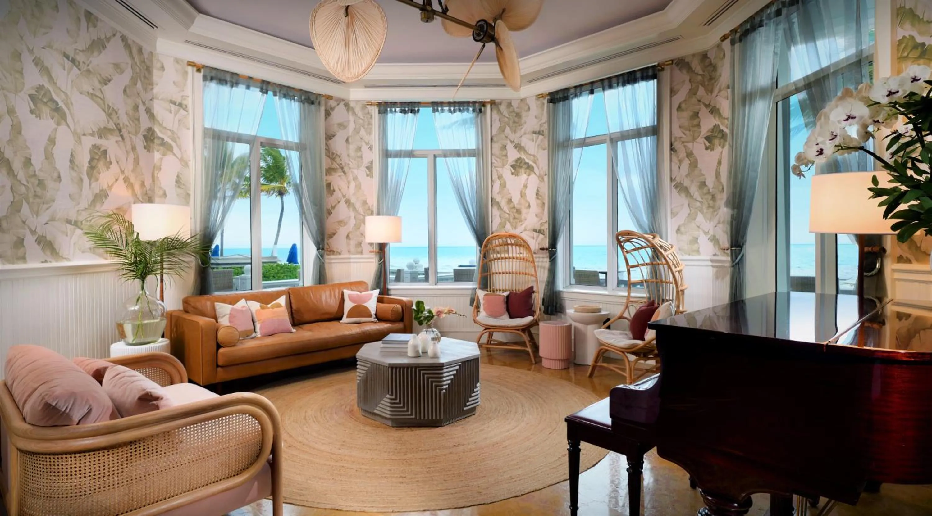 Living room in Pelican Grand Beach Resort, a Noble House Resort