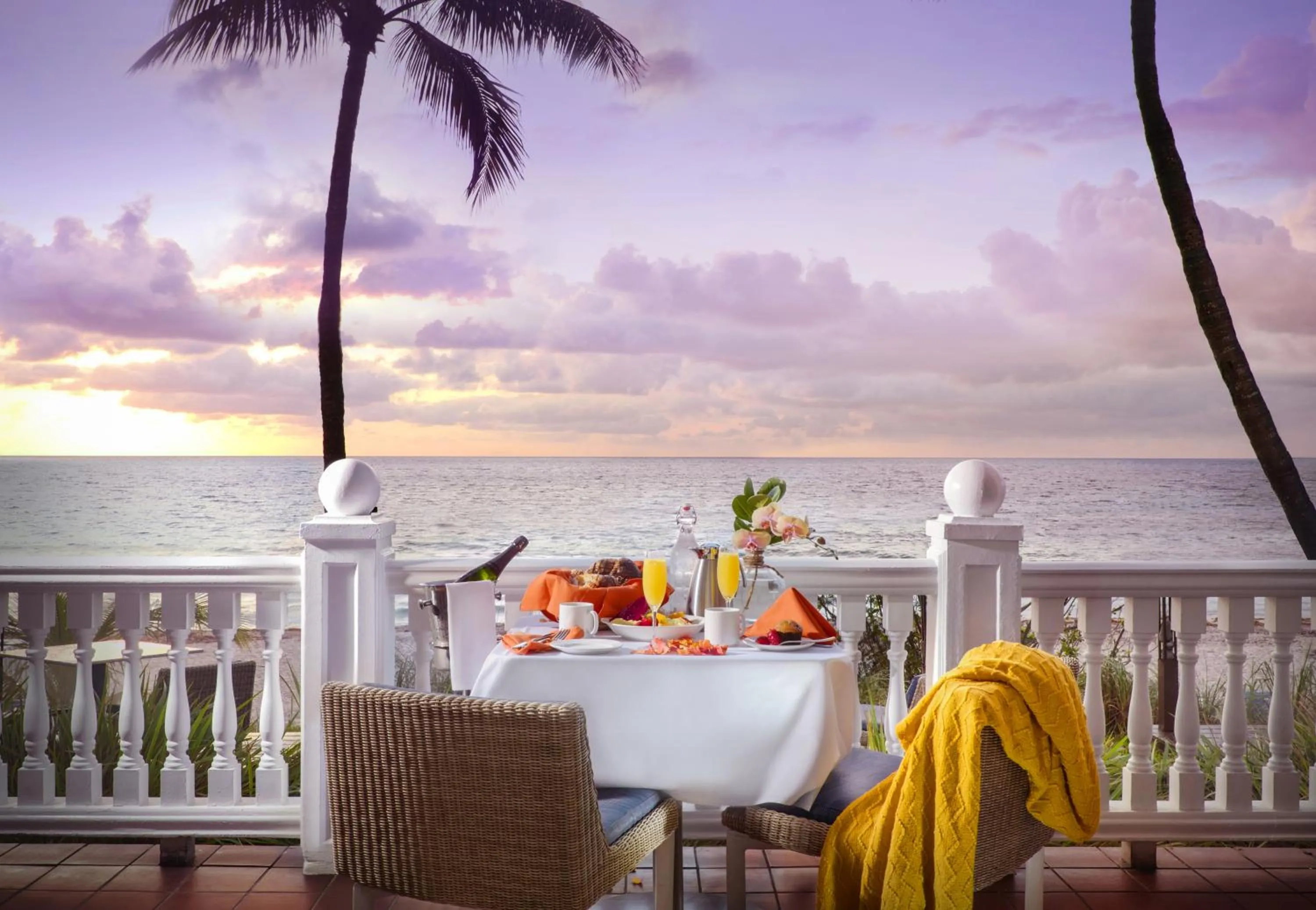 Restaurant/places to eat in Pelican Grand Beach Resort, a Noble House Resort