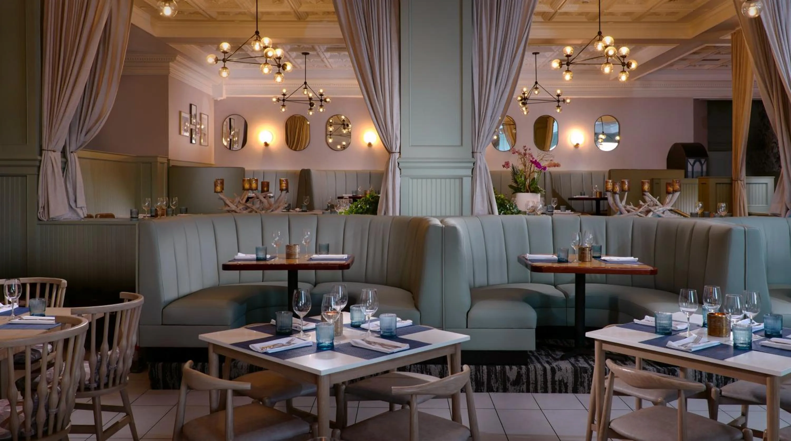 Restaurant/places to eat in Pelican Grand Beach Resort, a Noble House Resort