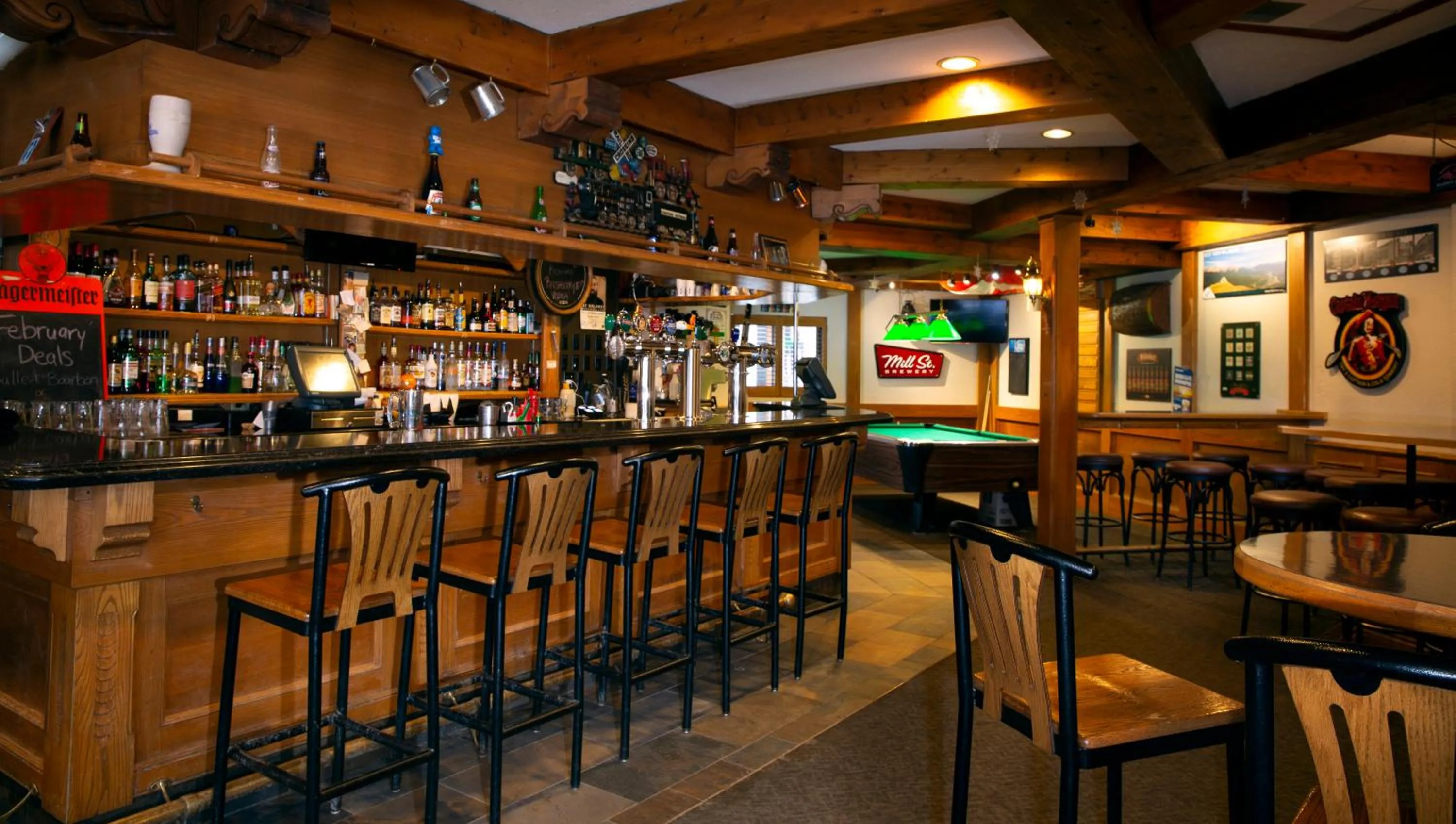 Lounge or bar in Whistler's Inn